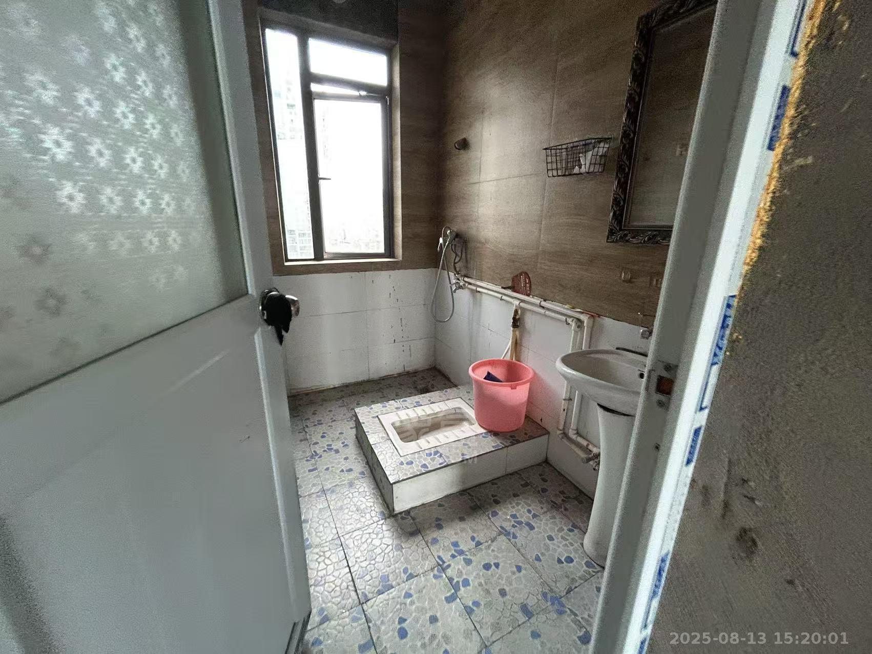 庐山春天早安华晨 3室2厅1卫 1200.0元/月 庐山春天早安华晨 3室2厅1卫 1200.0元/月室内图