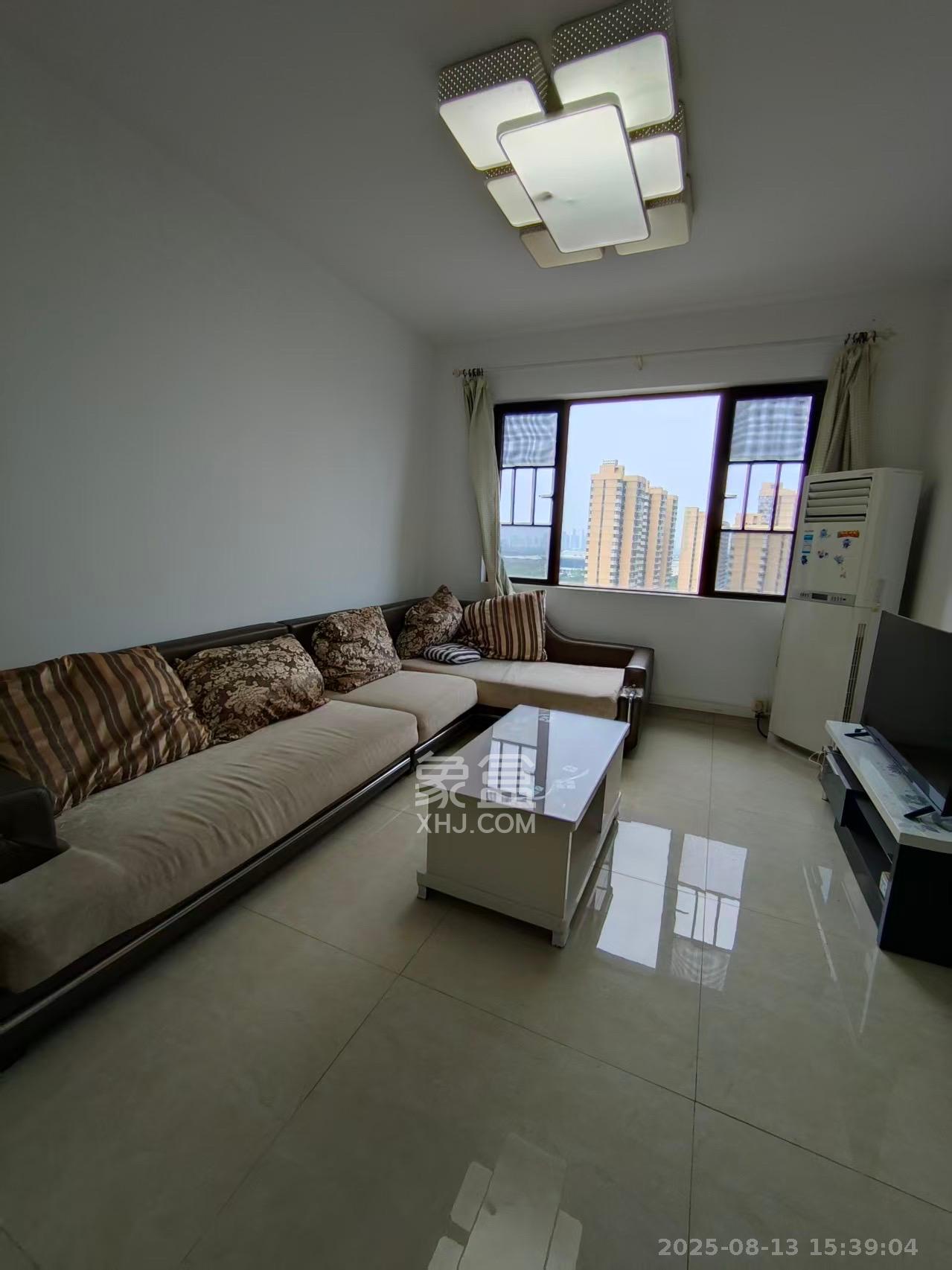 万里时代 2室2厅1卫 2400.0元/月 万里时代 2室2厅1卫 2400.0元/月室内图