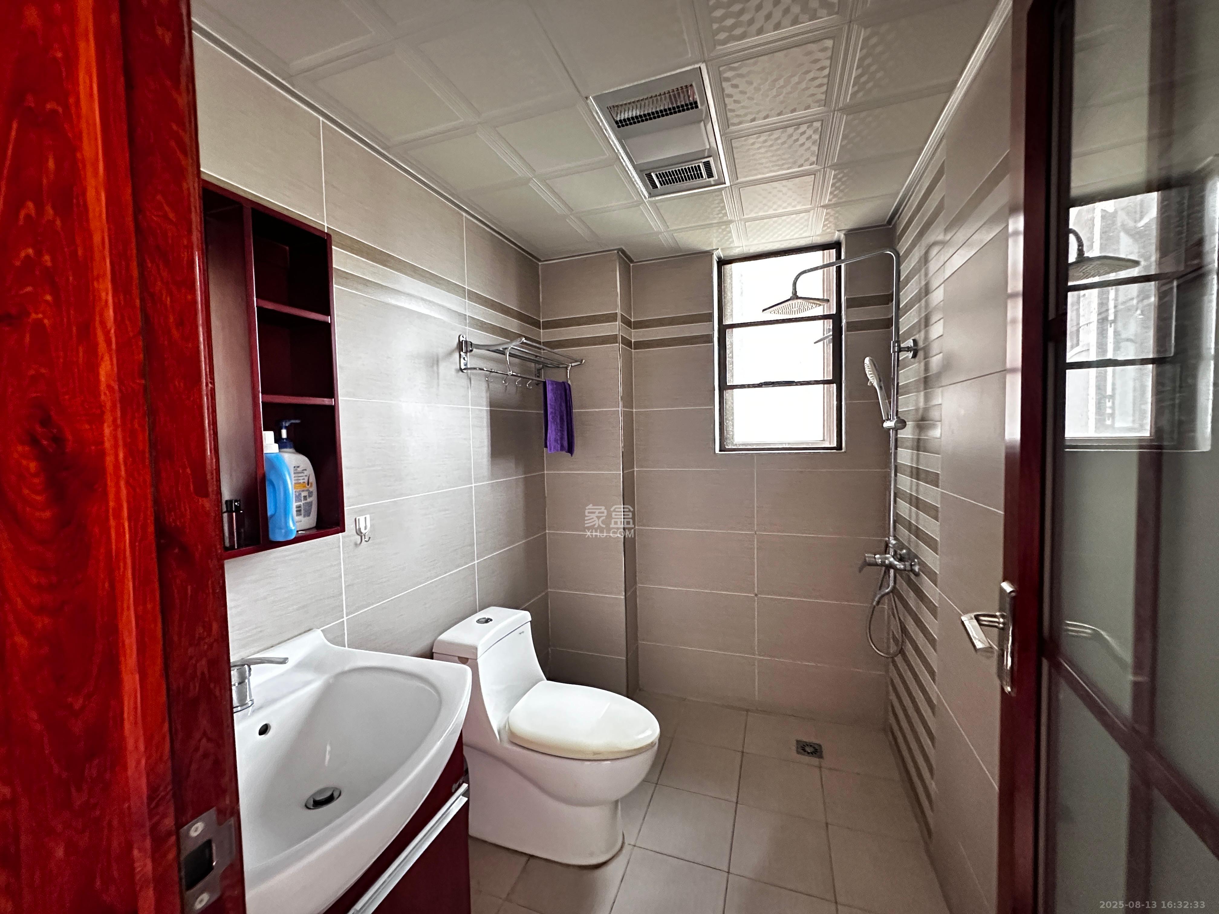 第六都(陆都小区) 1室2厅2卫 4300.0元/月 第六都(陆都小区) 1室2厅2卫 4300.0元/月室内图