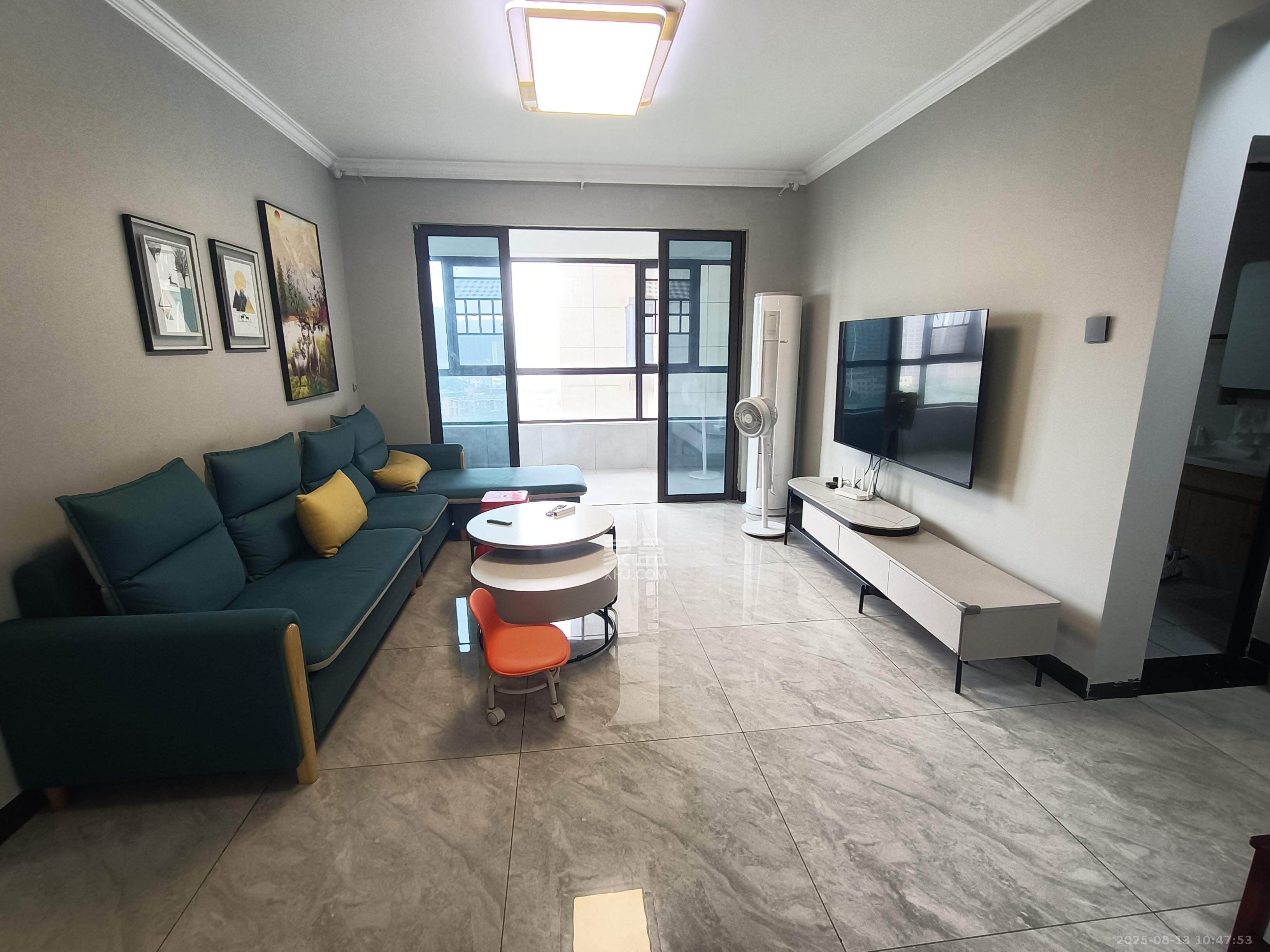 山语城三期  3室2厅2卫    2300.0元/月室内图