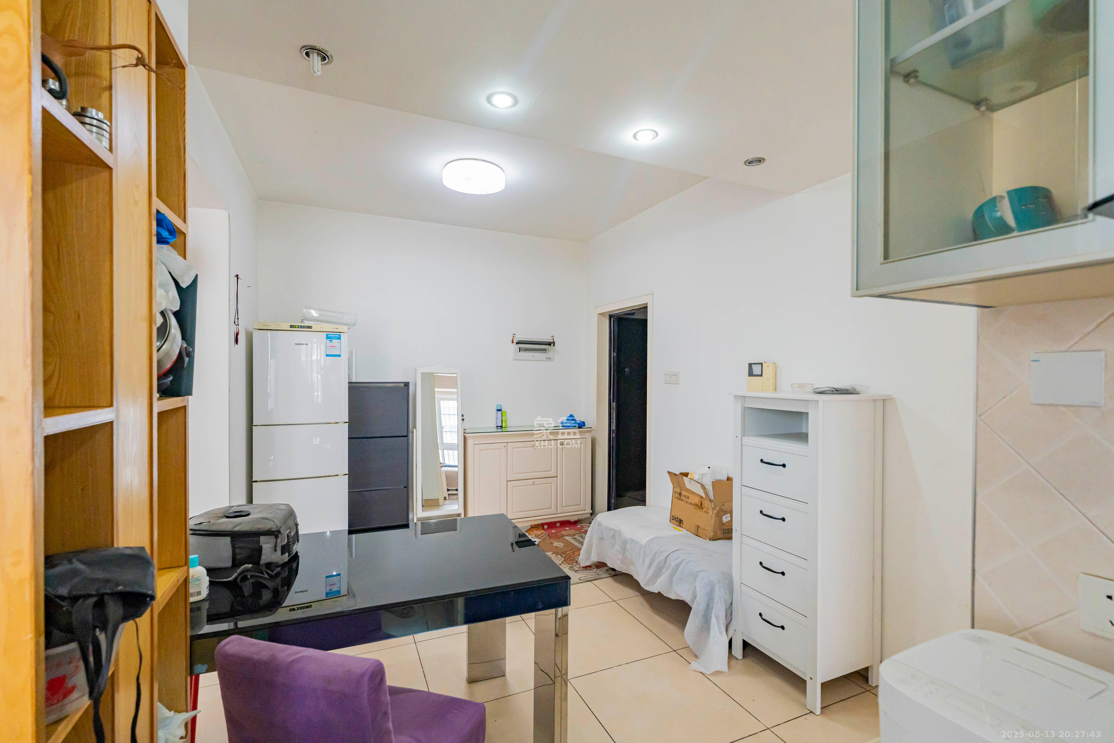 月湖兰庭 2室2厅1卫 63.0万 月湖兰庭 2室2厅1卫 63.0万客厅