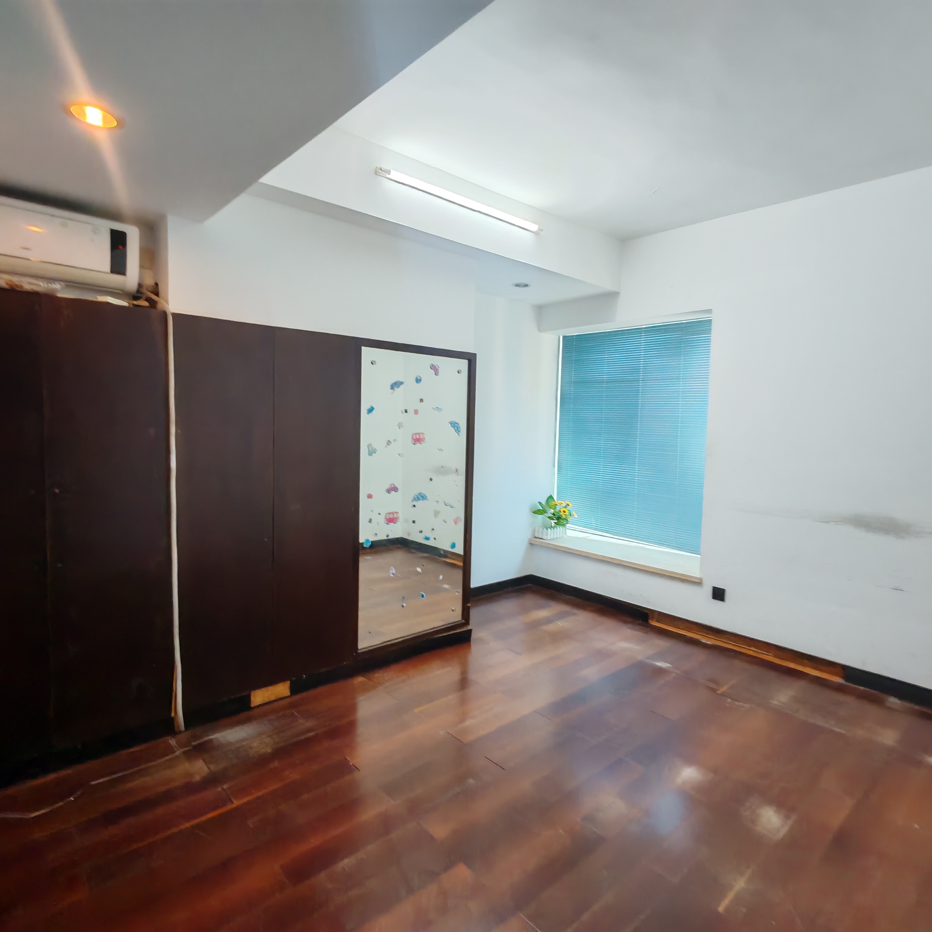 世贸雅苑 5室2厅3卫 5500.0元/月 世贸雅苑 5室2厅3卫 5500.0元/月室内图