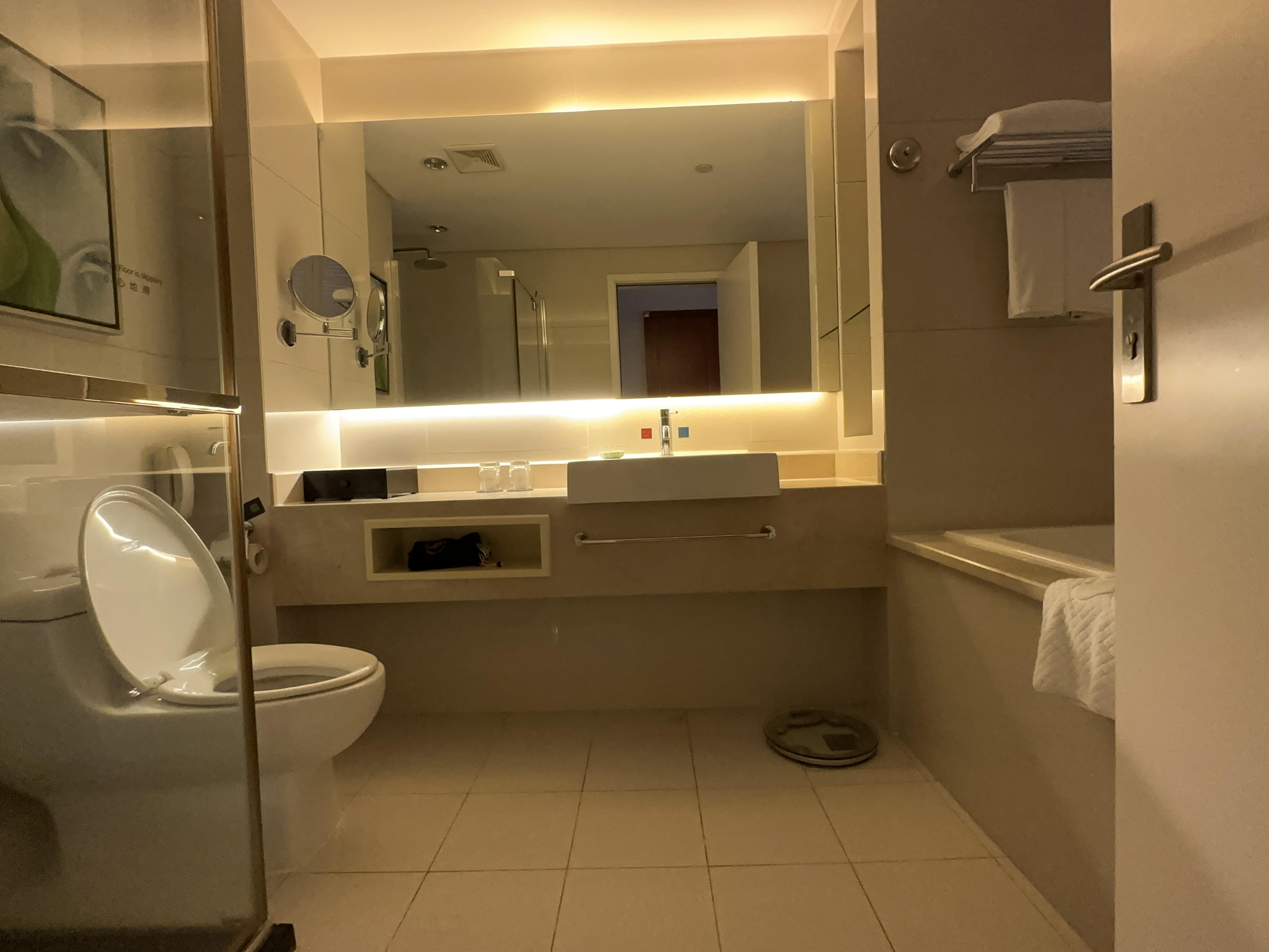 明光国际大酒店  1室1厅1卫    80.0万 明光国际大酒店  1室1厅1卫    80.0万客厅