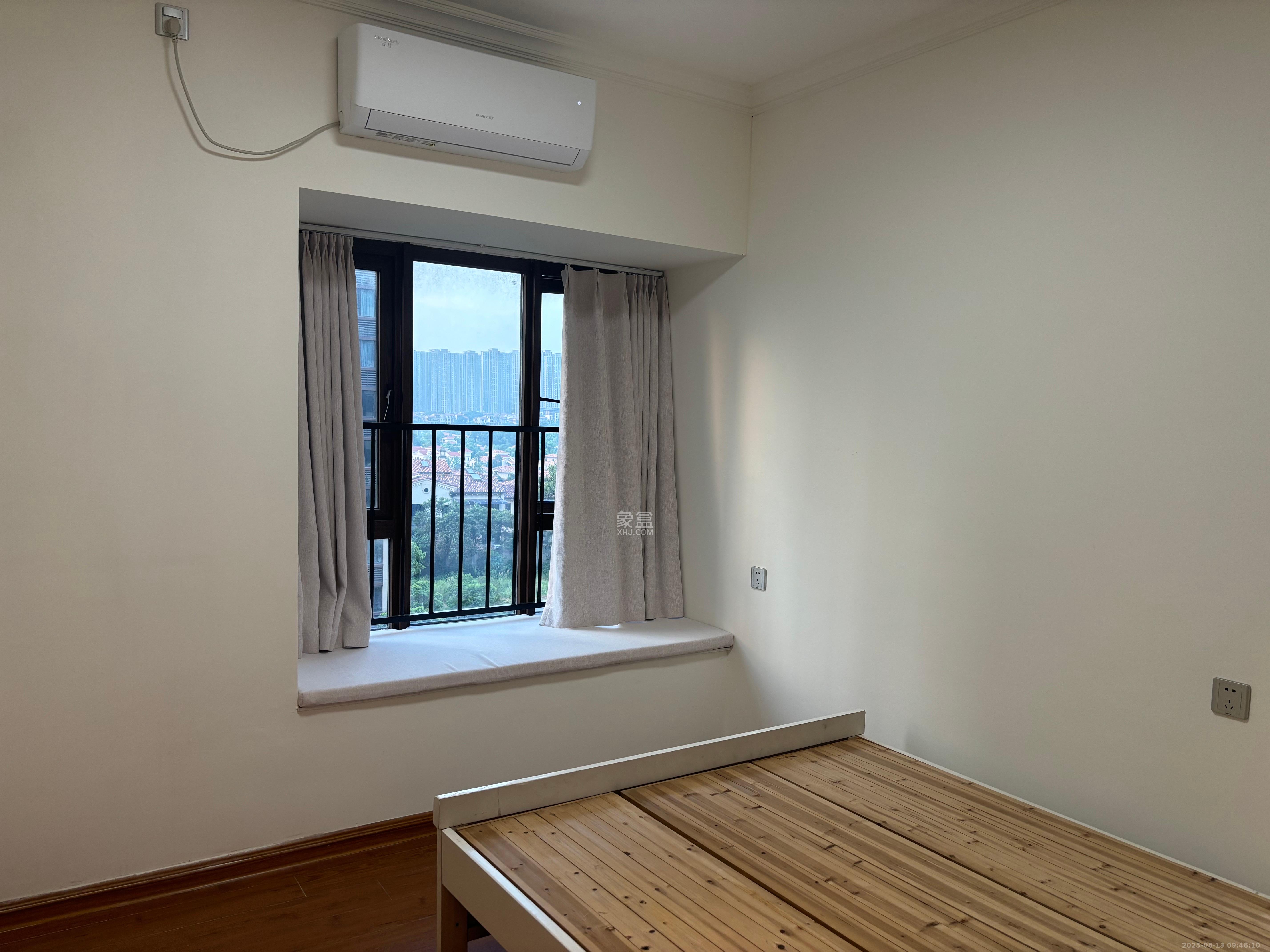 碧桂园高尔夫花园  4室2厅2卫    2600.0元/月 碧桂园高尔夫花园  4室2厅2卫    2600.0元/月室内图