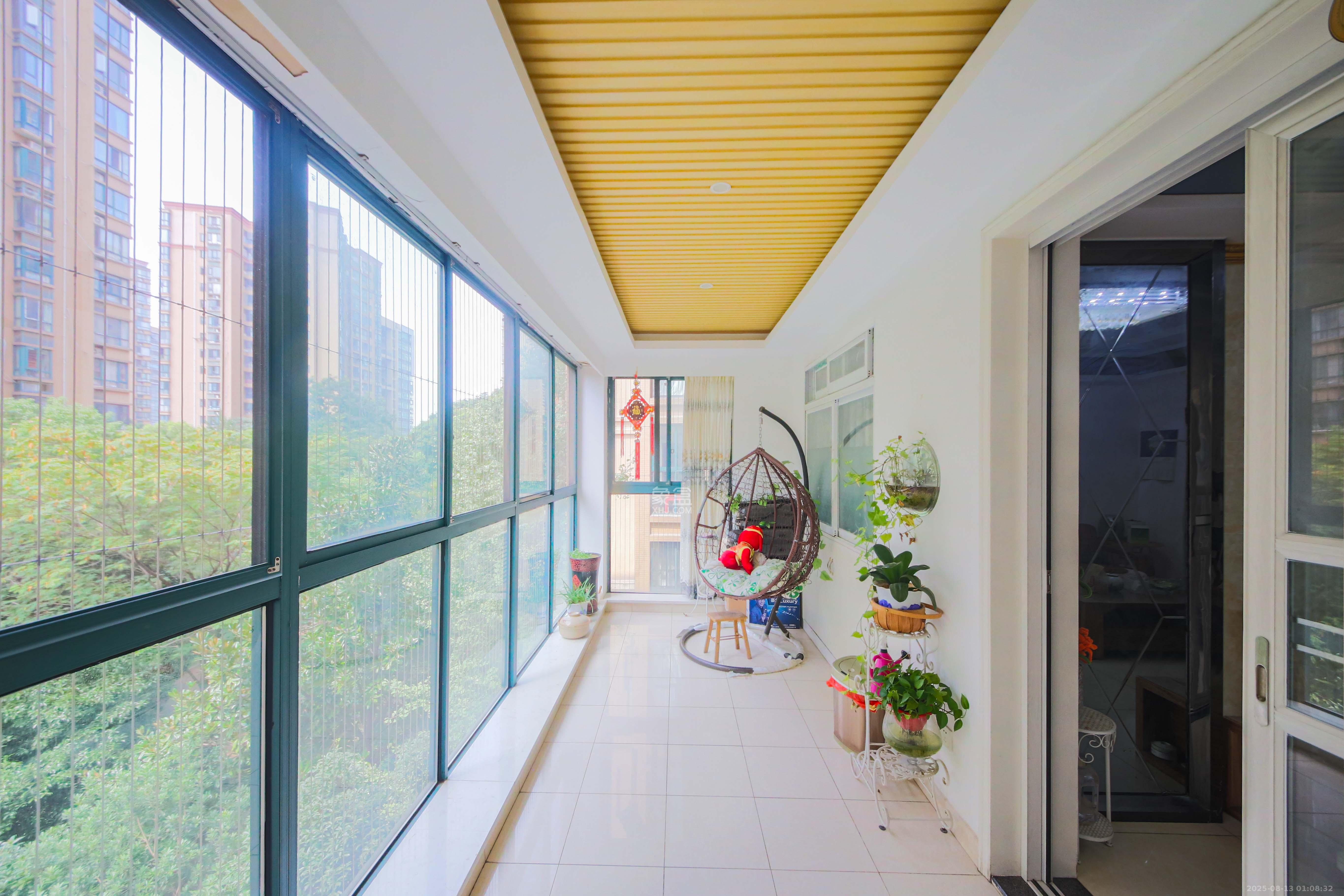 星城荣域  3室2厅2卫    131.0万 星城荣域  3室2厅2卫    131.0万阳台