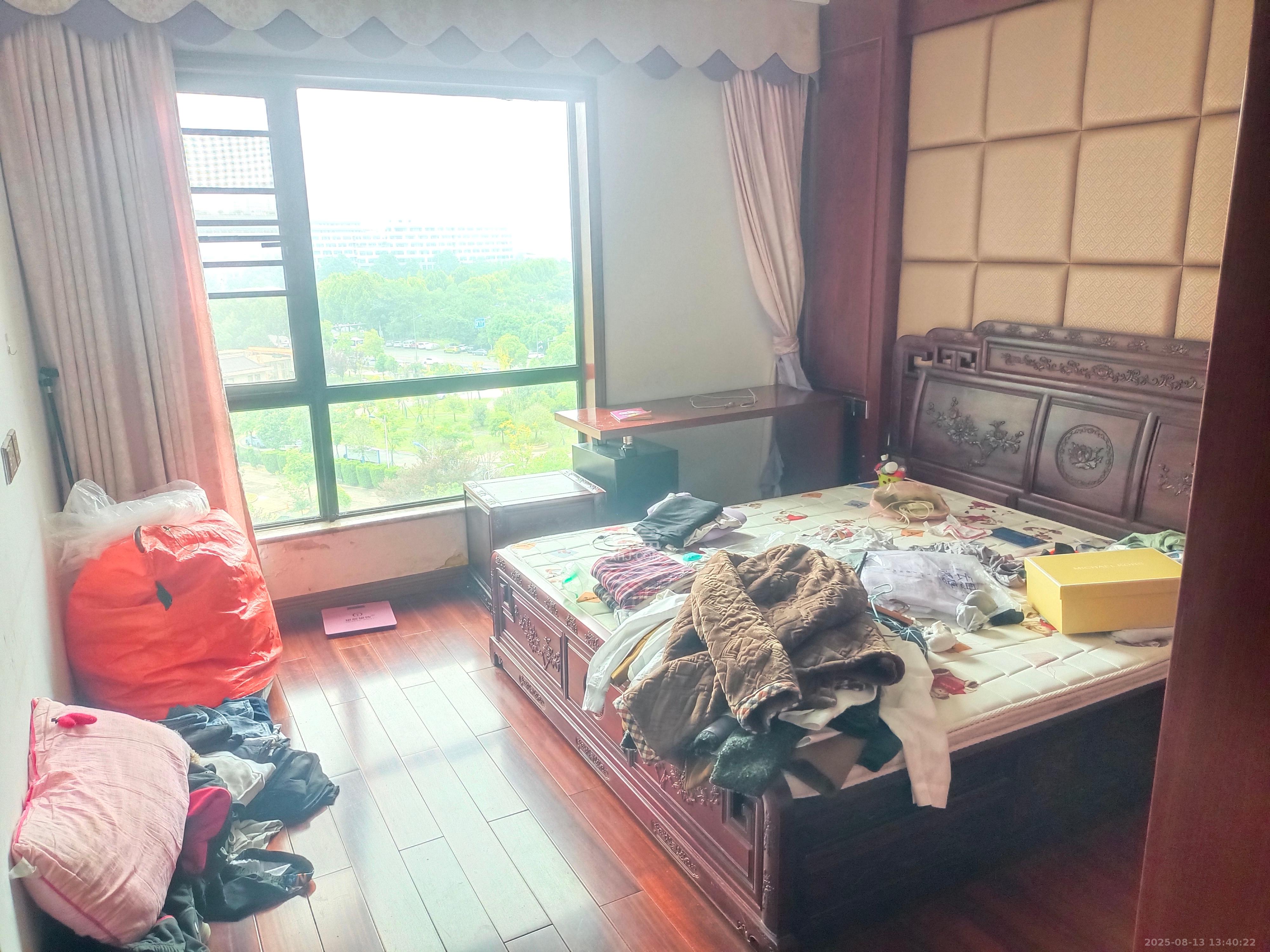 达美D6区  4室2厅2卫   4300.00元/月室内图