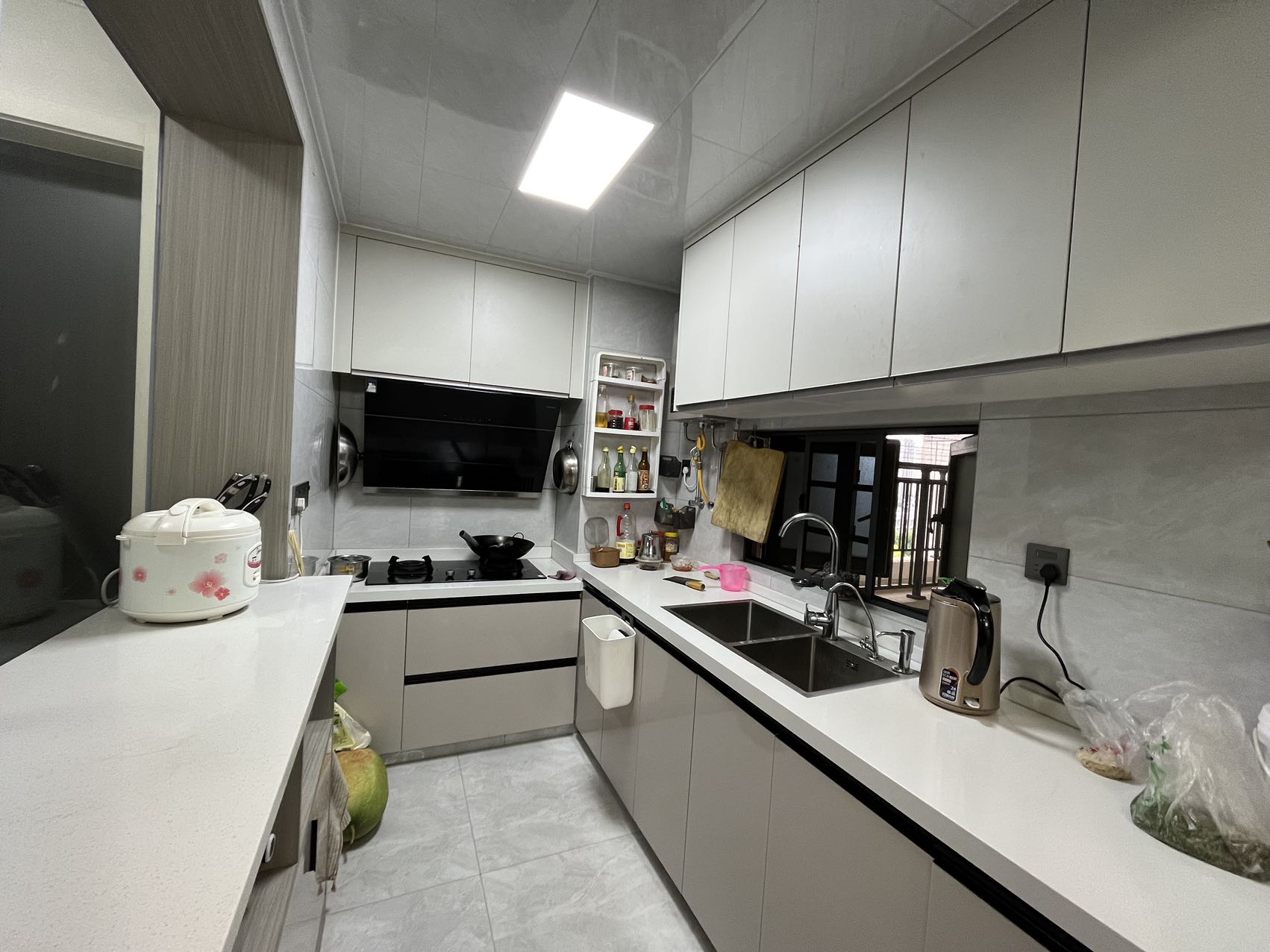 保利时光印象  3室2厅2卫   1800.00元/月室内图
