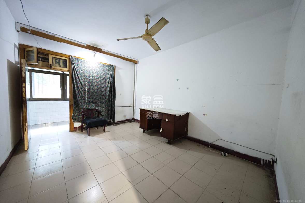 广电南院宿舍 3室2厅1卫 1600.0元/月 广电南院宿舍 3室2厅1卫 1600.0元/月室内图