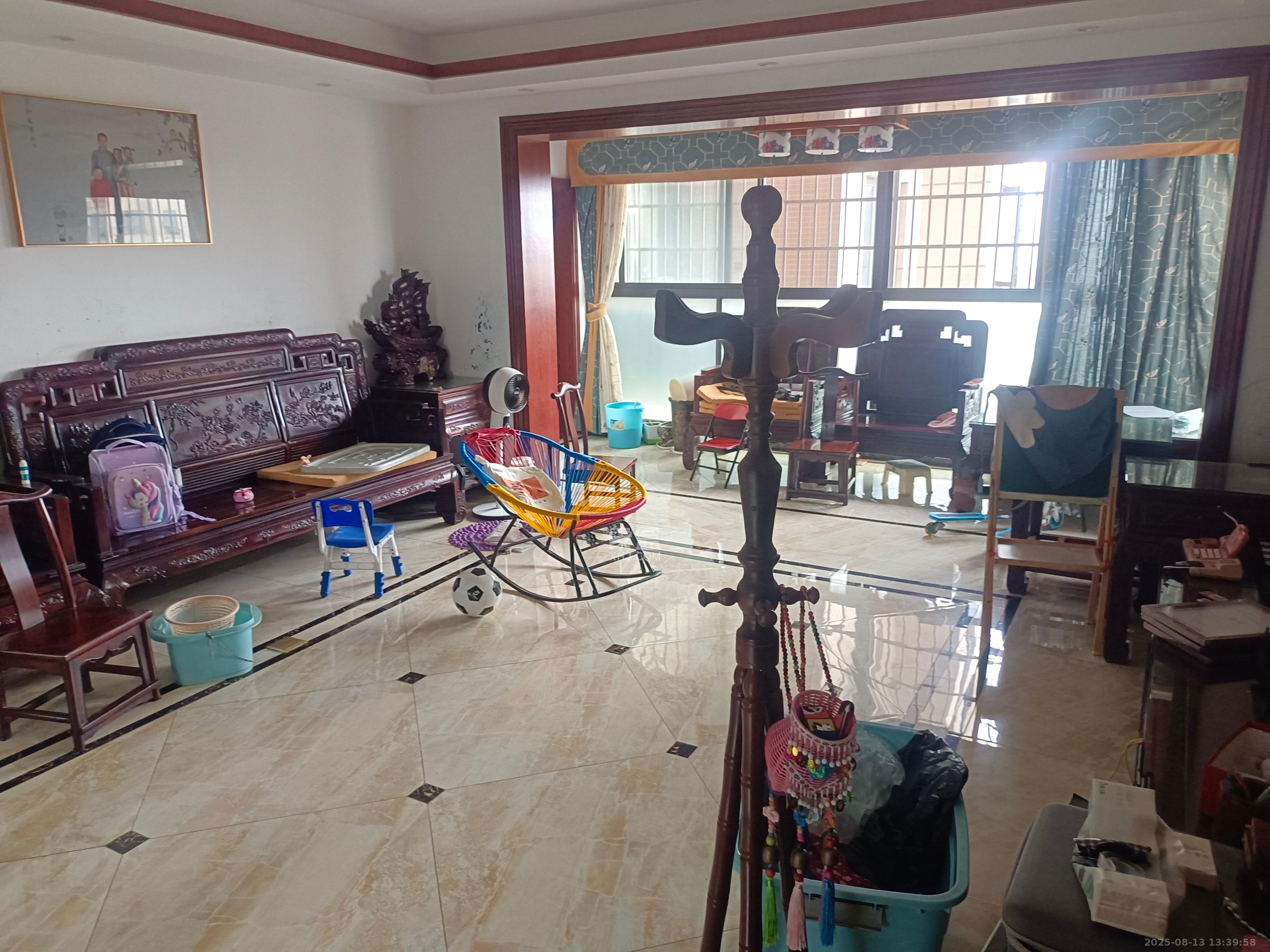 达美D6区 4室2厅2卫 4300.0元/月 达美D6区 4室2厅2卫 4300.0元/月室内图