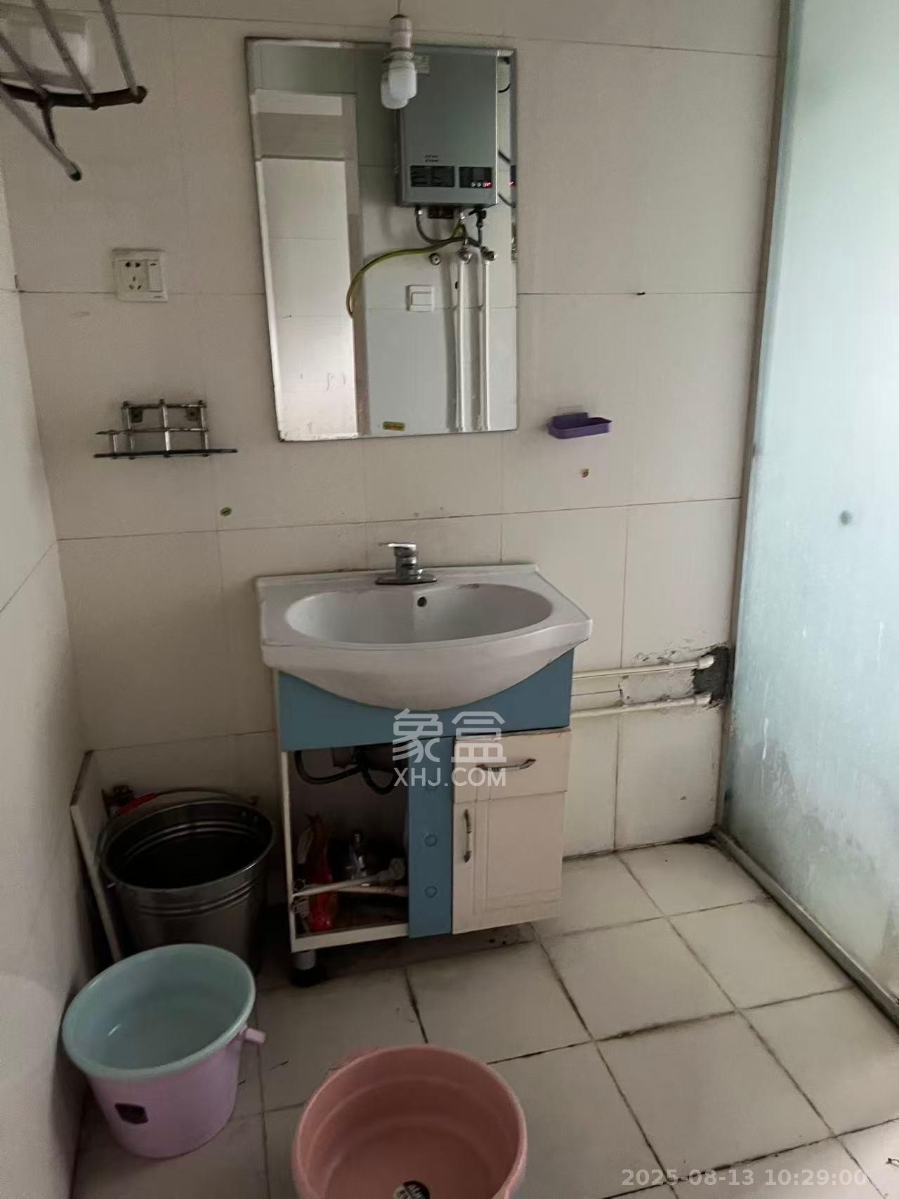 天心区教师村宿舍 3室1厅1卫 2200.0元/月 天心区教师村宿舍 3室1厅1卫 2200.0元/月室内图