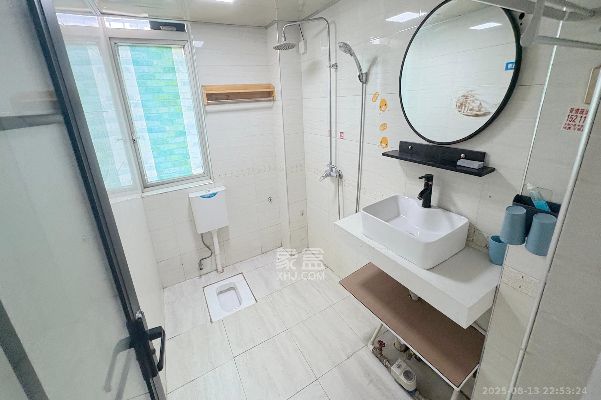 君临国际  1室1厅1卫    44.5万 君临国际  1室1厅1卫    44.5万卫生间