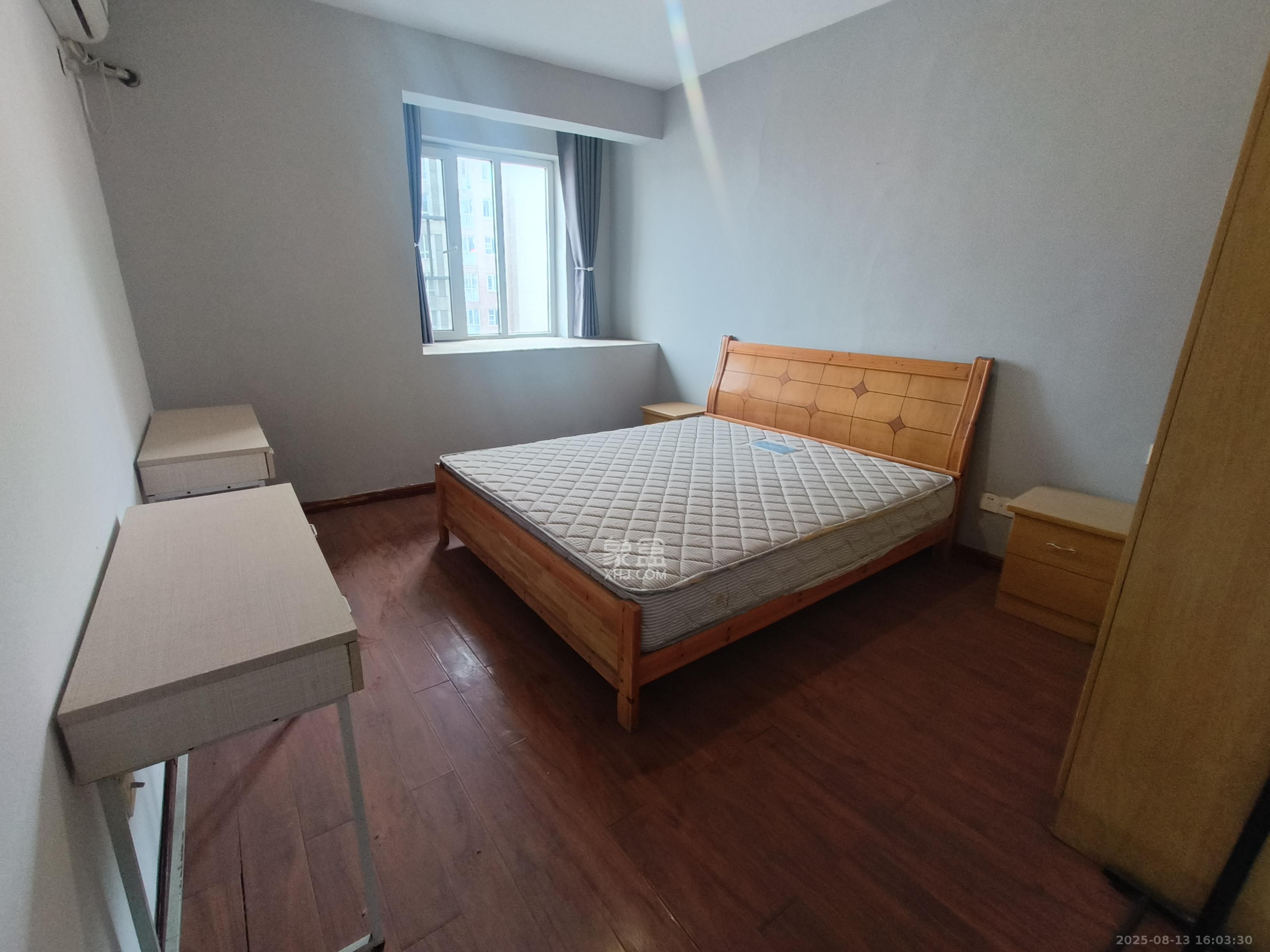 万国城（当代满庭春MOMA）二期  3室2厅2卫    3000.0元/月室内图