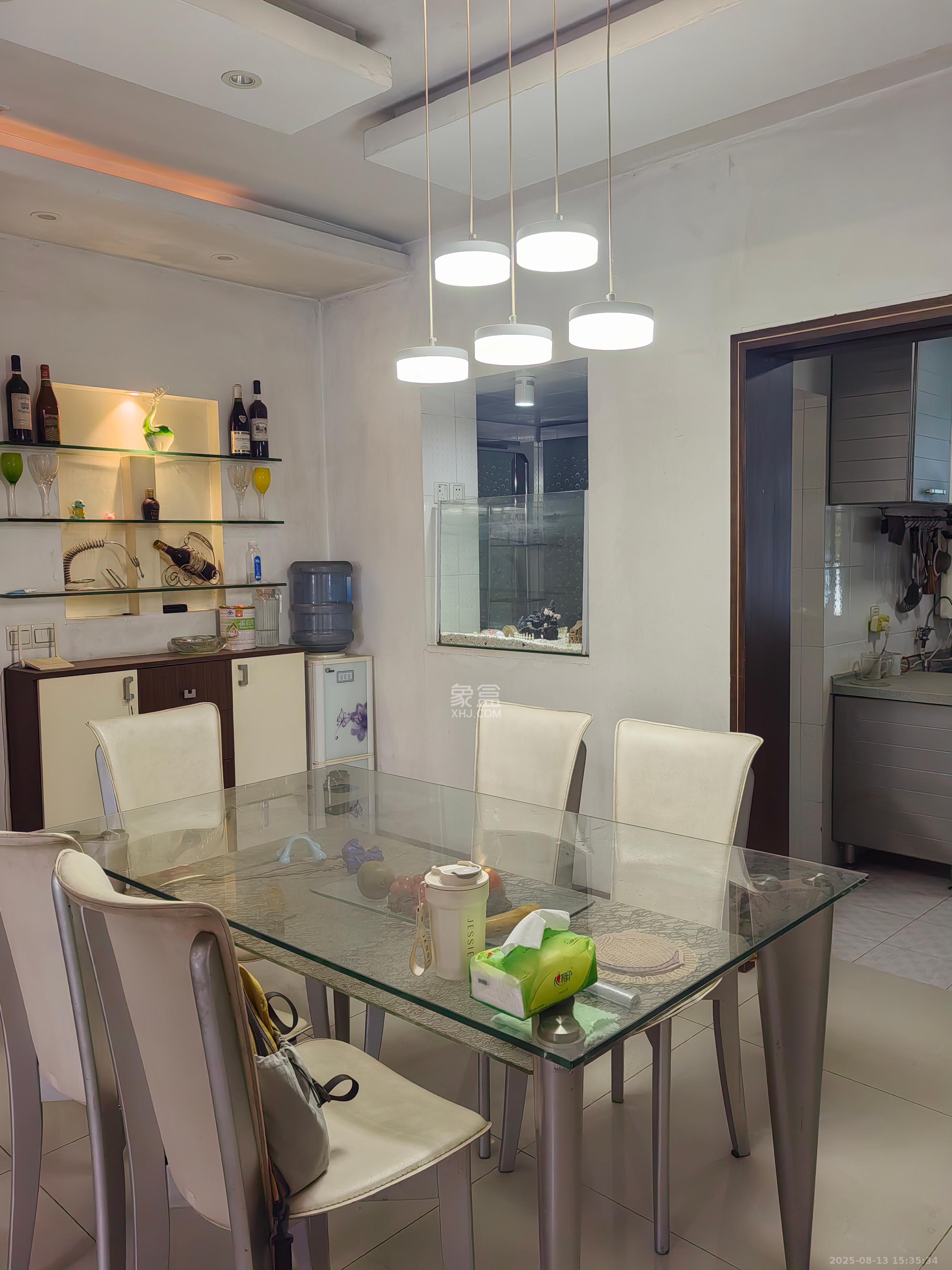 东南明苑 3室2厅2卫 2400.0元/月 东南明苑 3室2厅2卫 2400.0元/月室内图