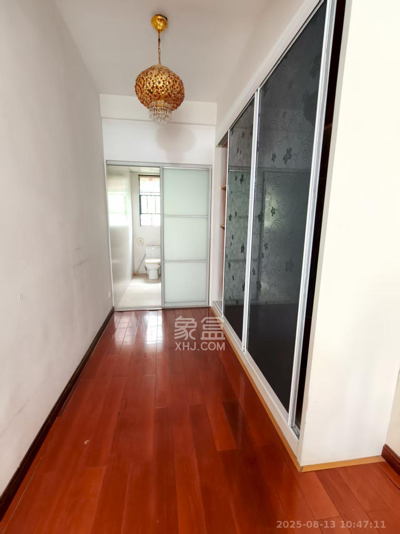 天城尚品  4室2厅2卫    2650.0元/月室内图