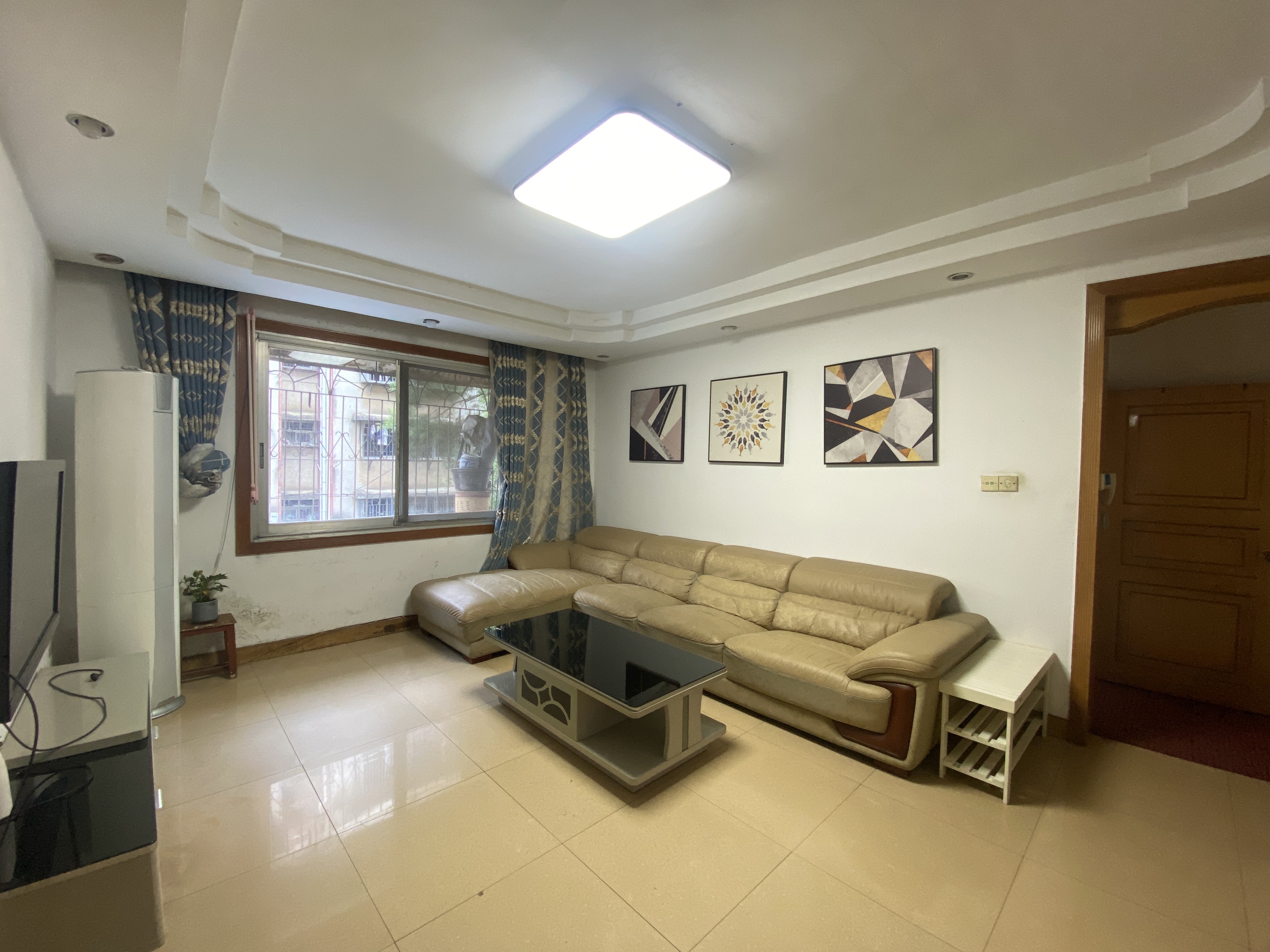 王家小区 2室1厅1卫 35.0万 王家小区 2室1厅1卫 35.0万客厅