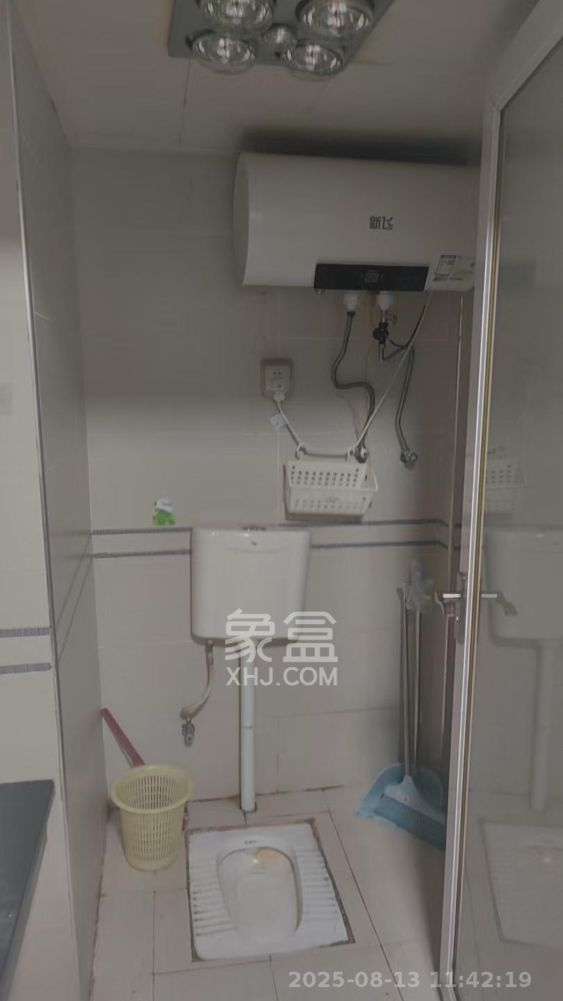 月亮湾草莓街区一、二期  1室0厅0卫   1100.00元/月室内图