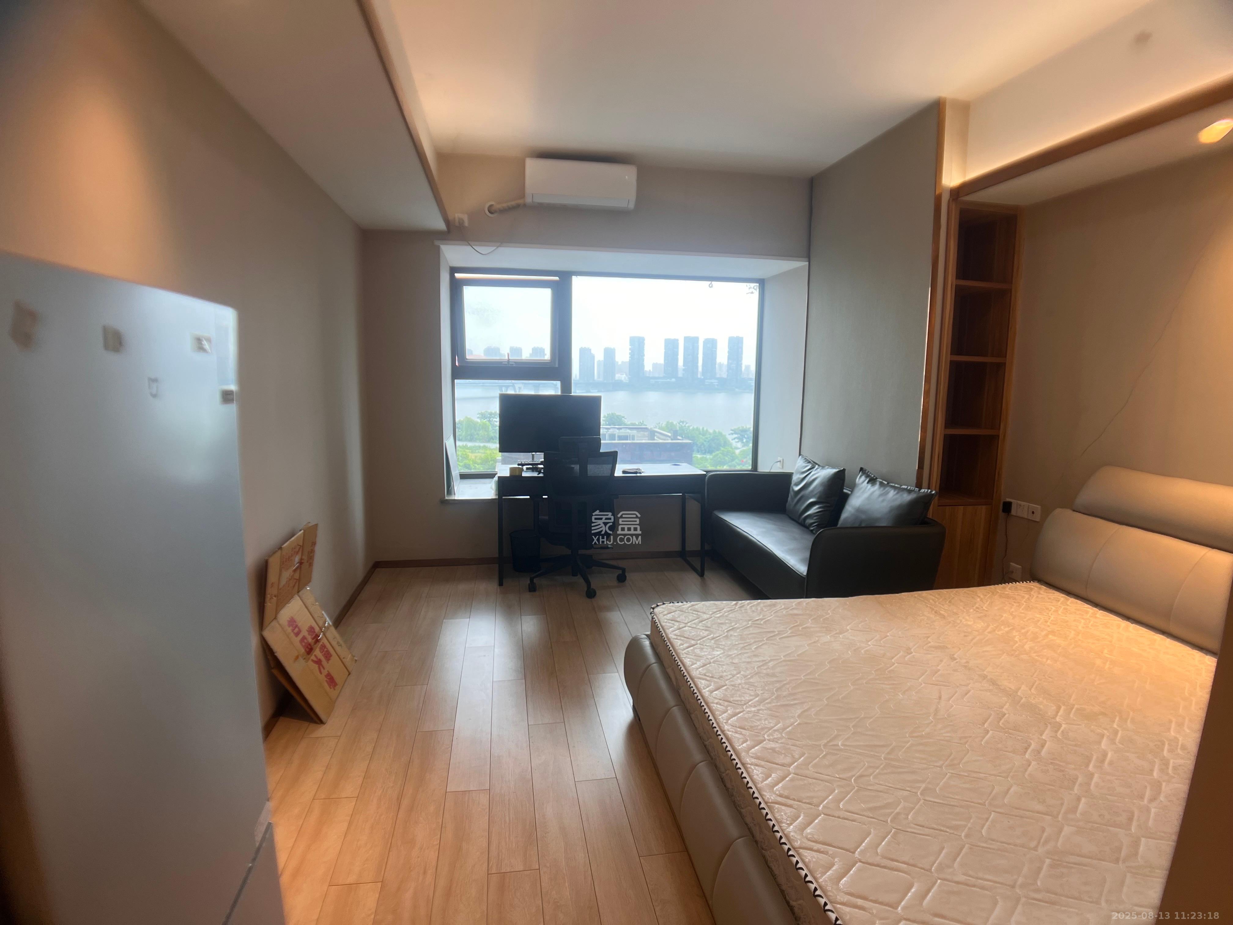 远洋外滩壹号  1室0厅0卫   2400.00元/月室内图1