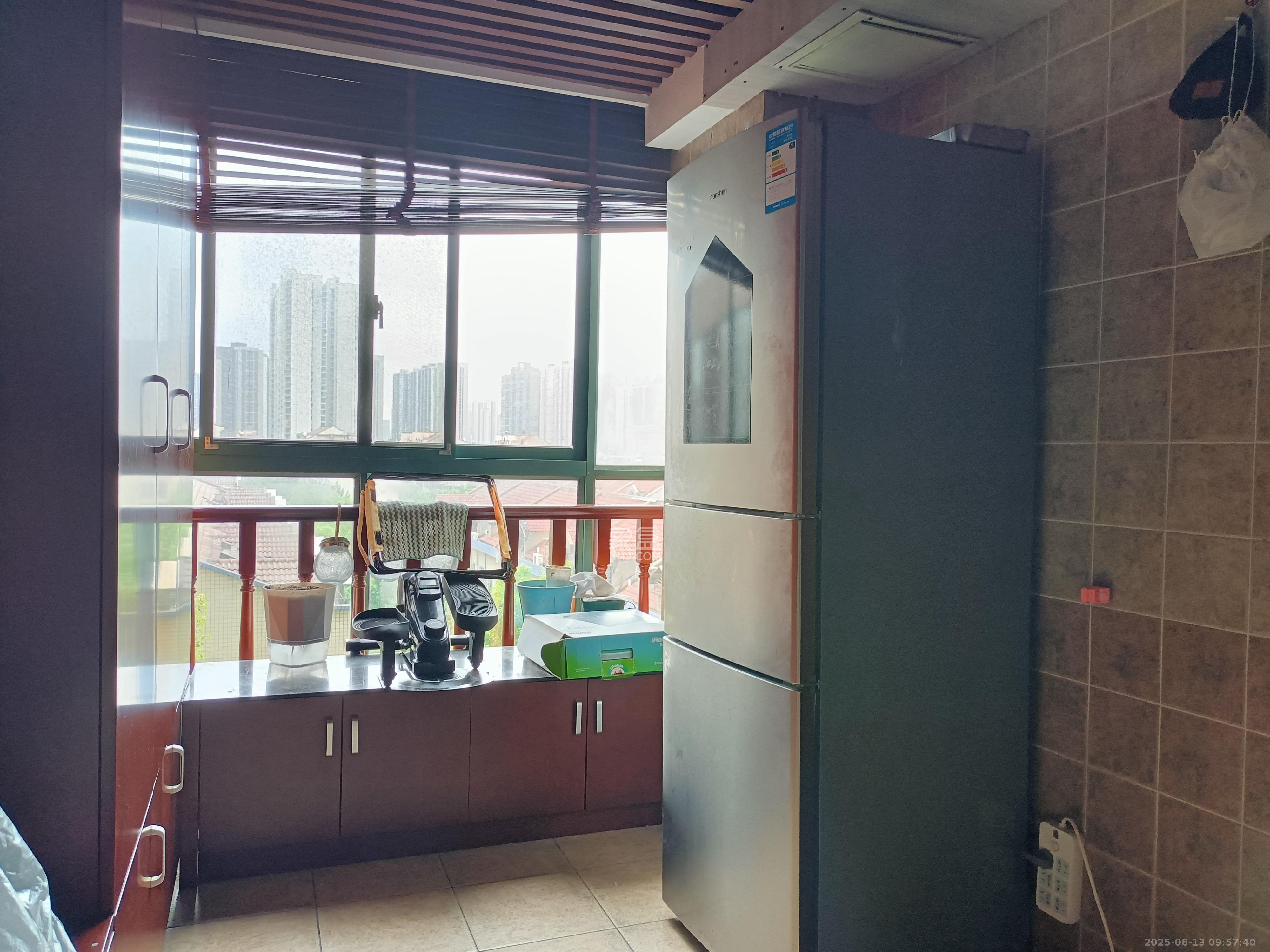 东来苑 3室2厅2卫 3800.0元/月 东来苑 3室2厅2卫 3800.0元/月室内图