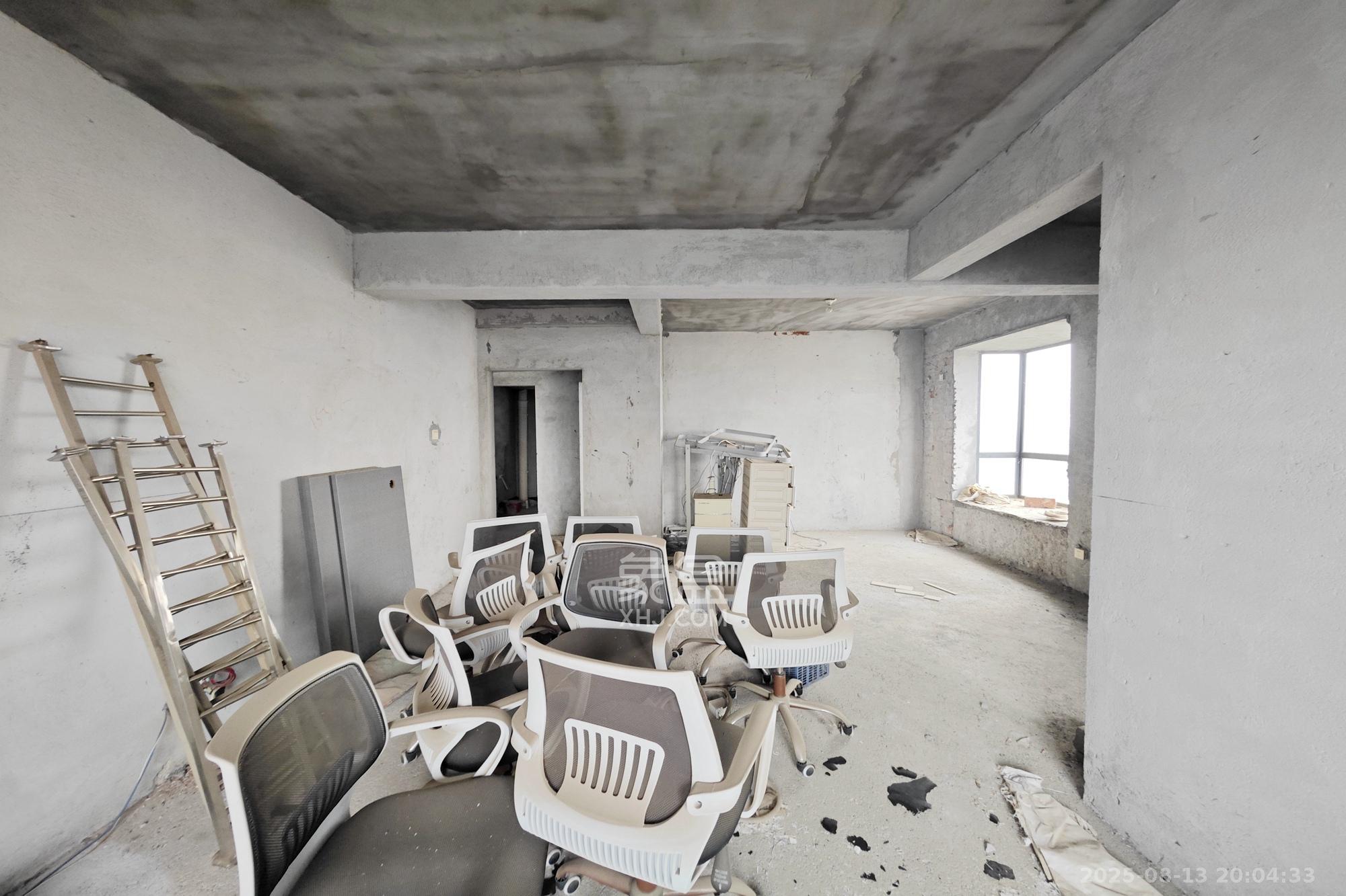 中江佳境天成  3室2厅2卫    78.0万卧室