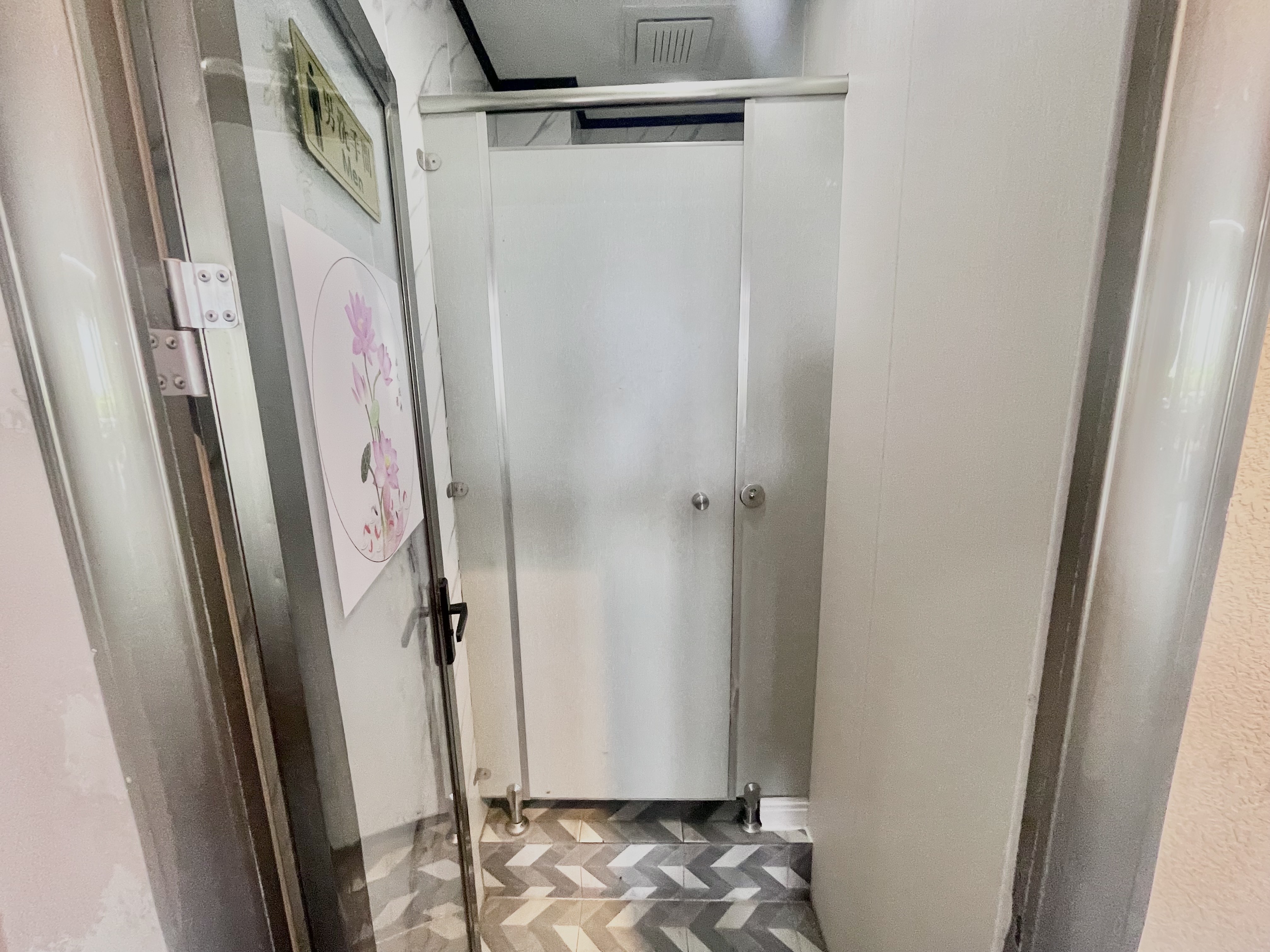 海岸壹号  1室0厅0卫    16000.0元/月 海岸壹号  1室0厅0卫    16000.0元/月室内图