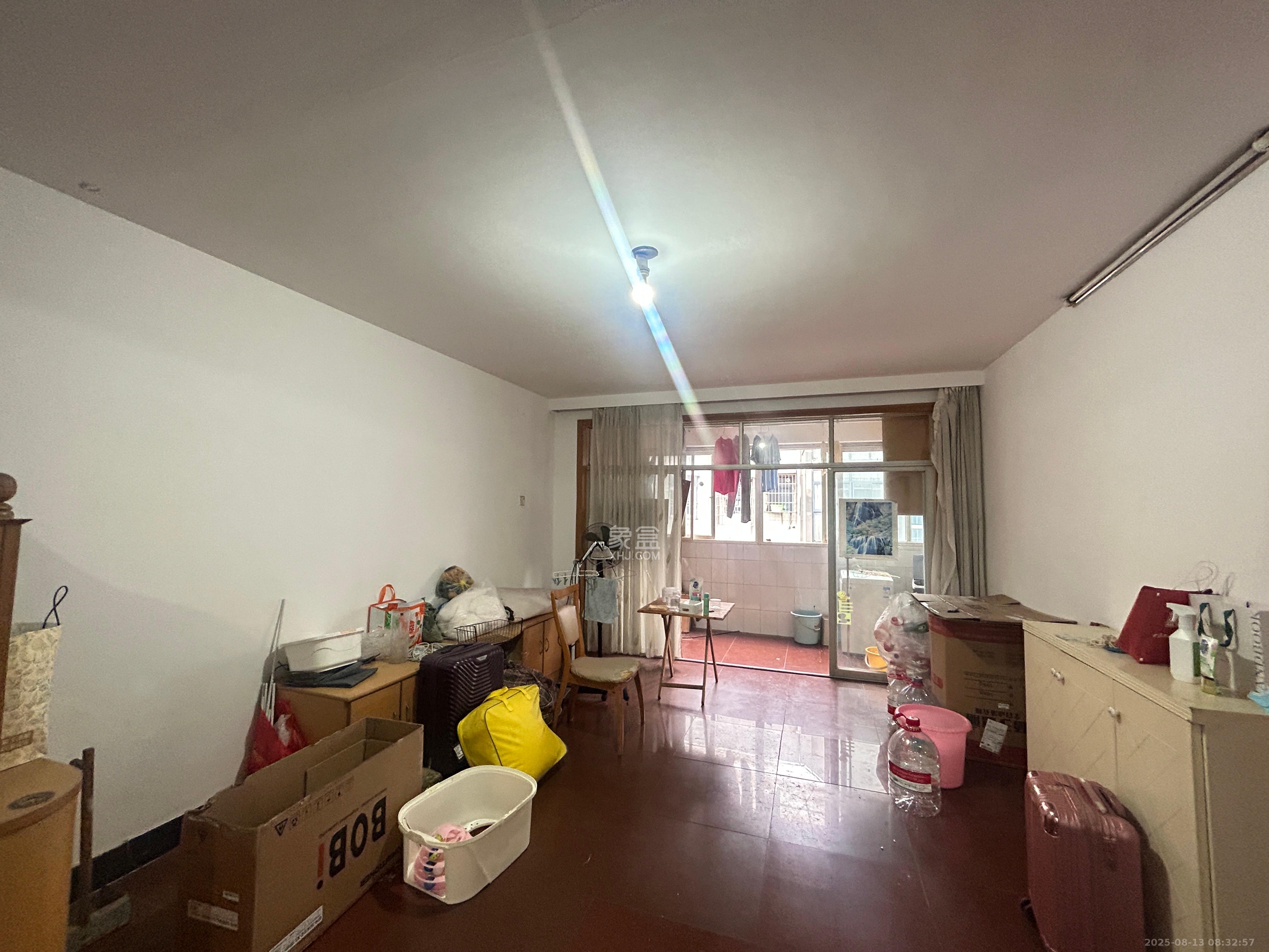 体育局宿舍  3室1厅1卫   2200.00元/月