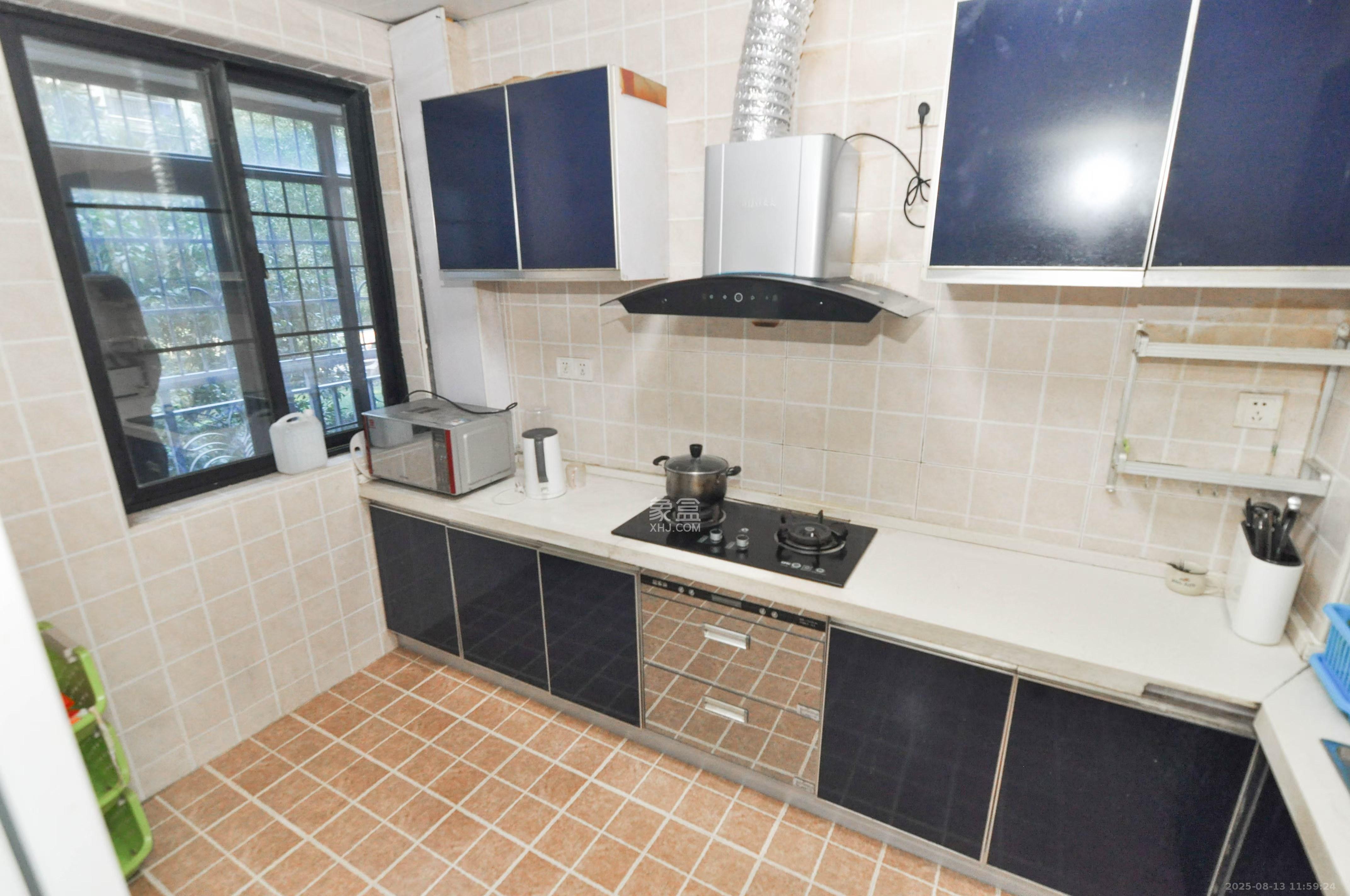 沁园春御院  3室2厅2卫    2800.0元/月 沁园春御院  3室2厅2卫    2800.0元/月室内图