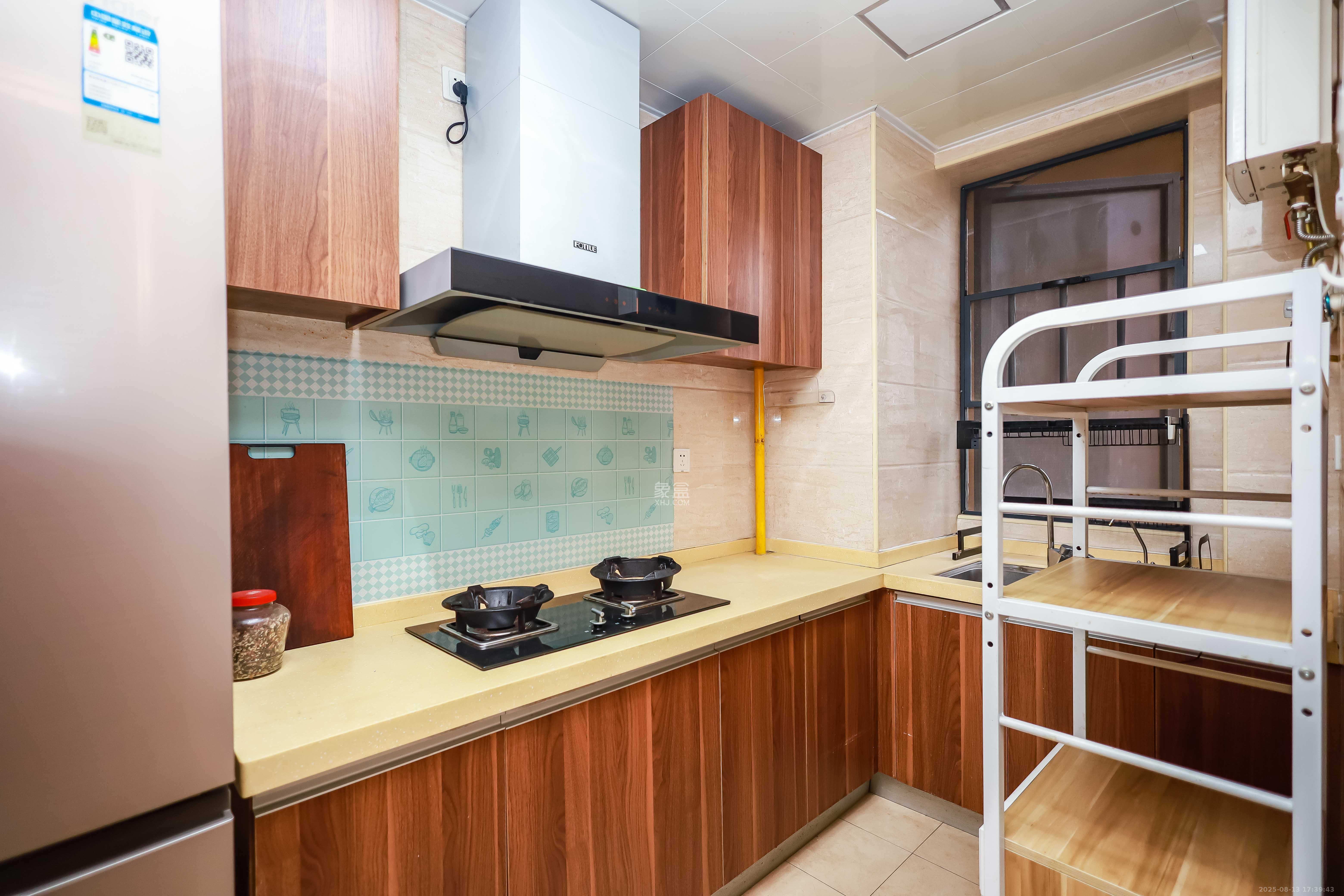 麓谷小镇  3室2厅1卫    63.8万 麓谷小镇  3室2厅1卫    63.8万厨房