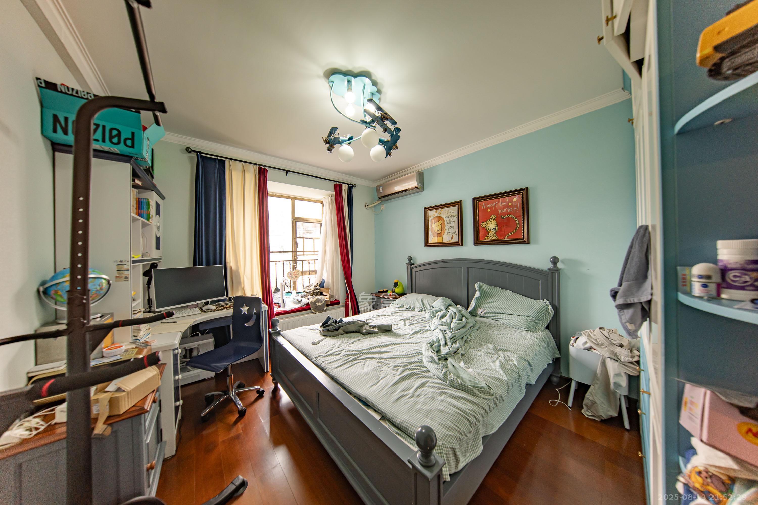 江山帝景雅典  4室2厅1卫    158.0万卧室