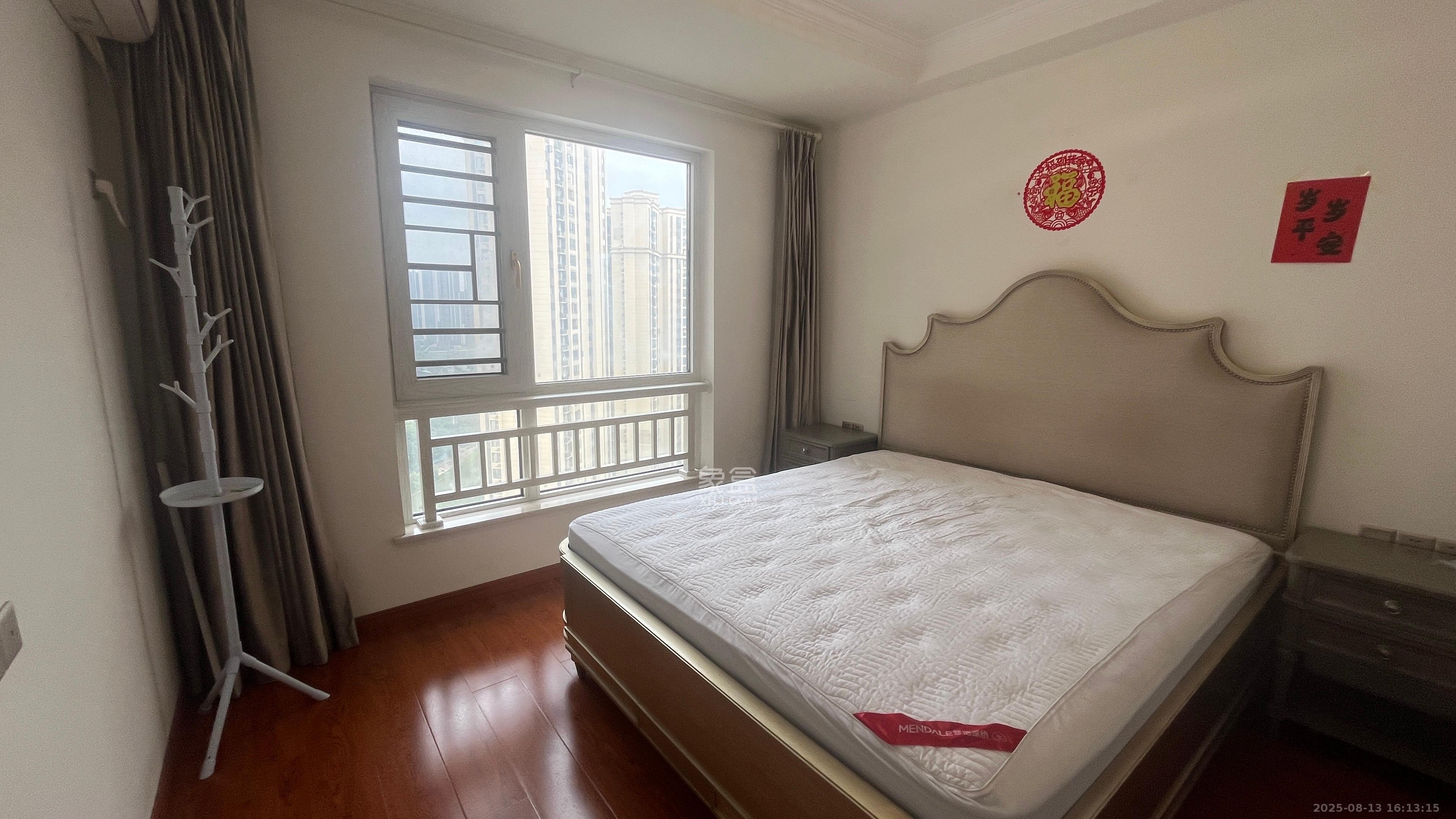 和泓梅溪四季 3室2厅1卫 3500.0元/月 和泓梅溪四季 3室2厅1卫 3500.0元/月室内图