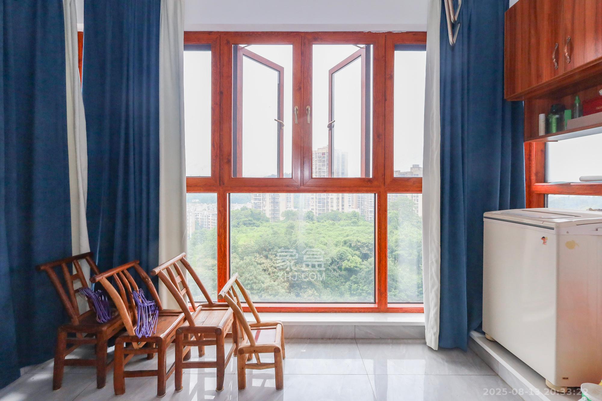 谷山庭院二期  2室2厅1卫    88.0万 谷山庭院二期  2室2厅1卫    88.0万阳台