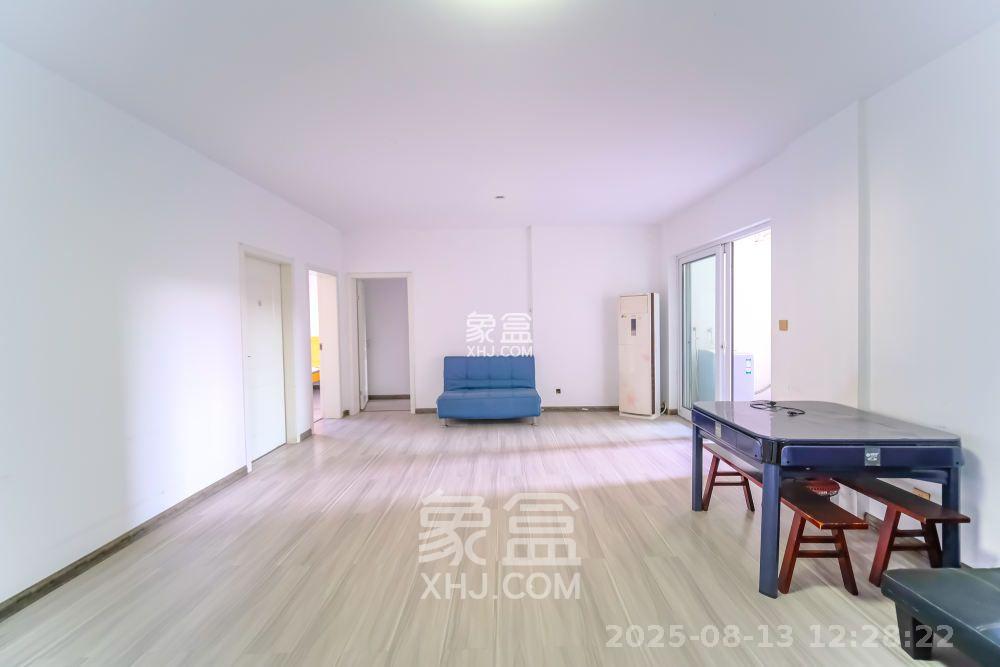 山水湾  1室0厅0卫   1400.00元/月室内图