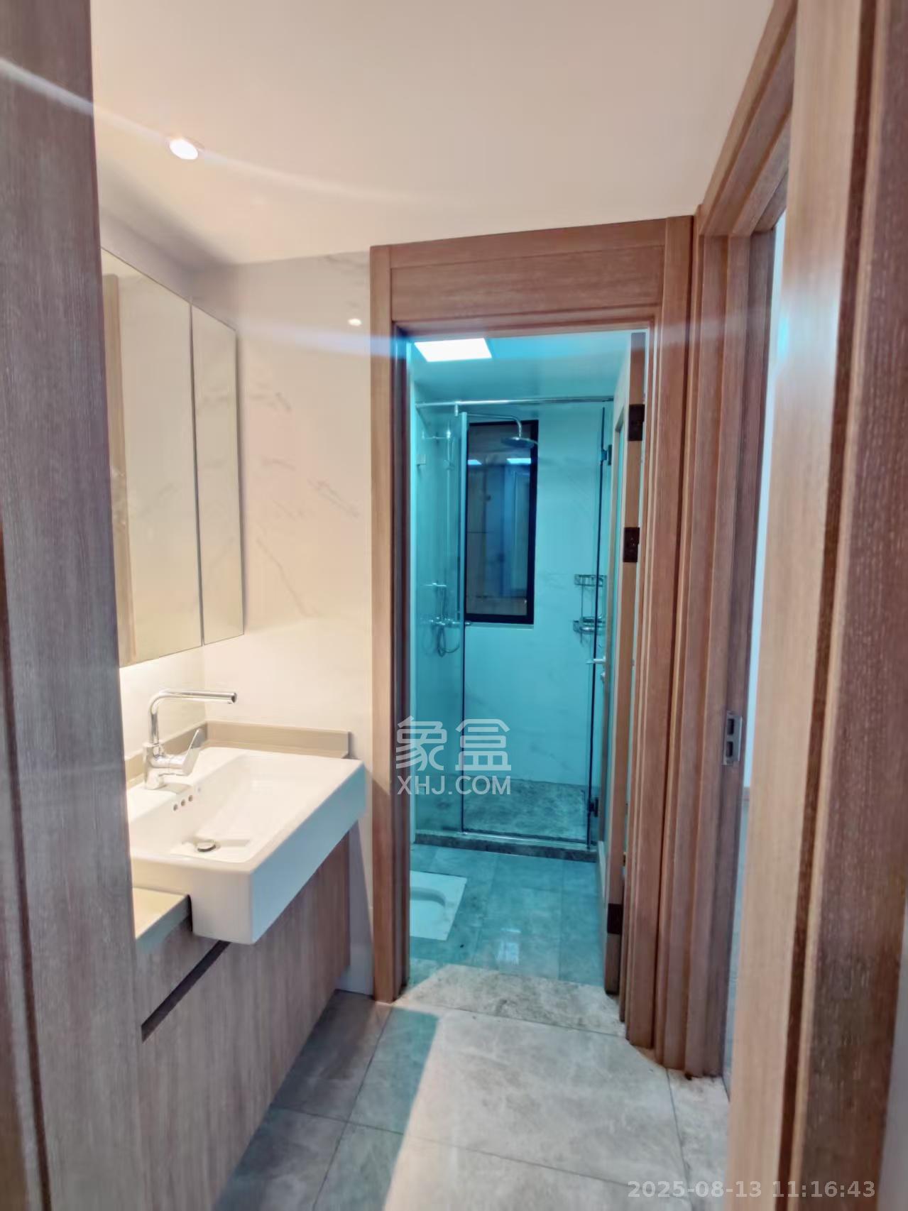 澳海澜庭  3室2厅2卫    1600.0元/月室内图