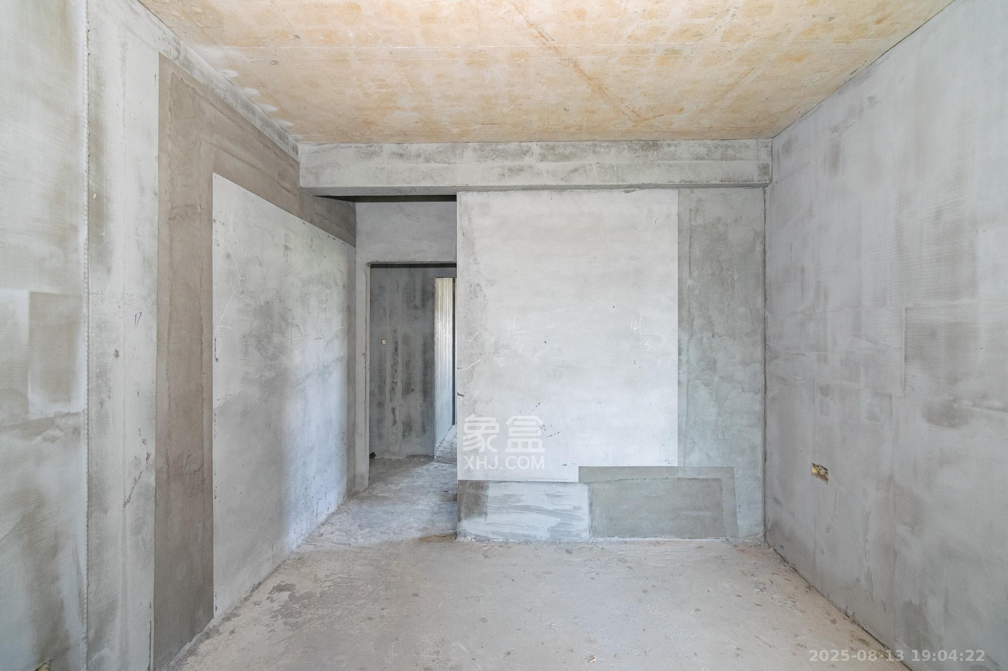 大汉汉府一期 4室2厅2卫 64.8万 大汉汉府一期 4室2厅2卫 64.8万卧室