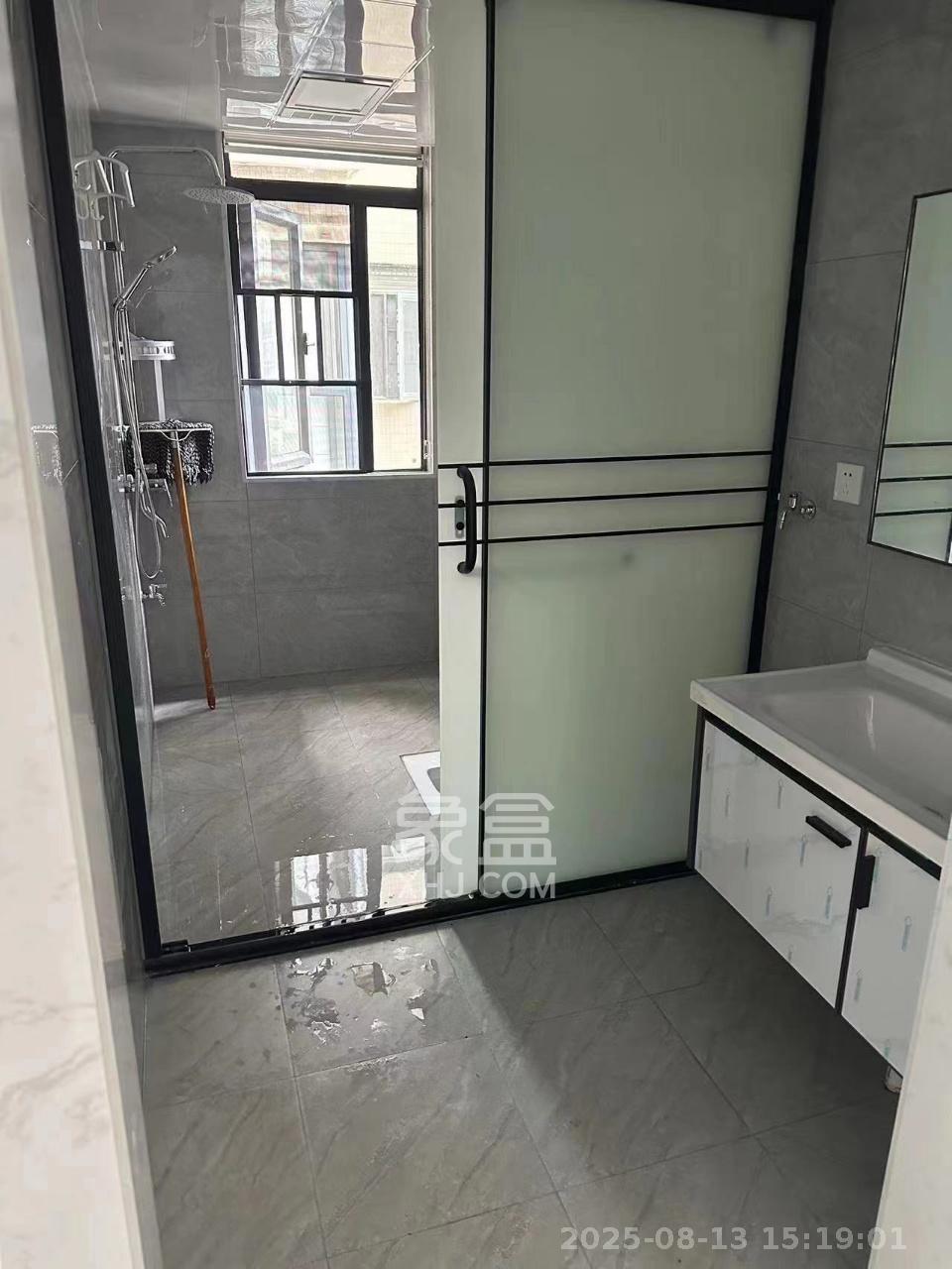 九华盛发和园小区 3室2厅2卫 1800.0元/月 九华盛发和园小区 3室2厅2卫 1800.0元/月室内图