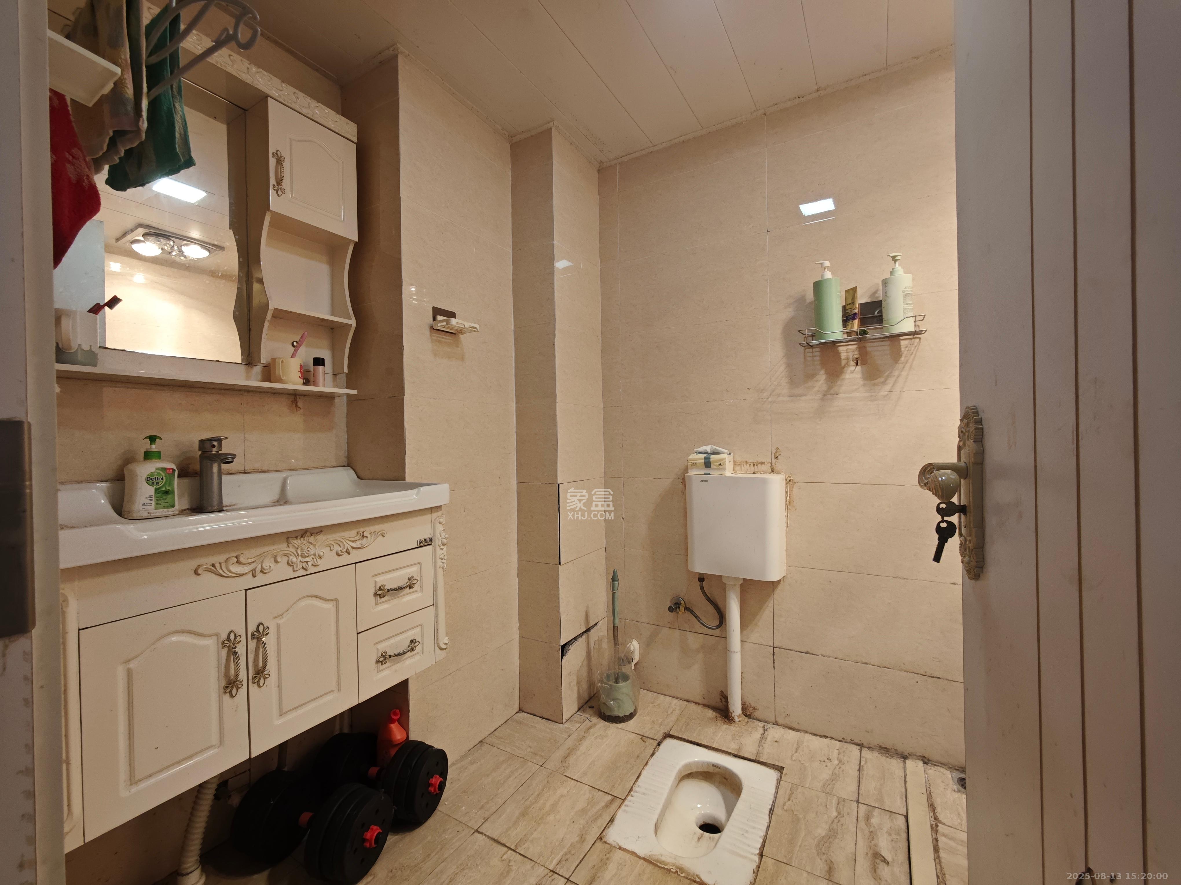 五矿万境水岸二期(五矿万境水岸和苑) 1室1厅1卫 1300.0元/月 五矿万境水岸二期(五矿万境水岸和苑) 1室1厅1卫 1300.0元/月室内图