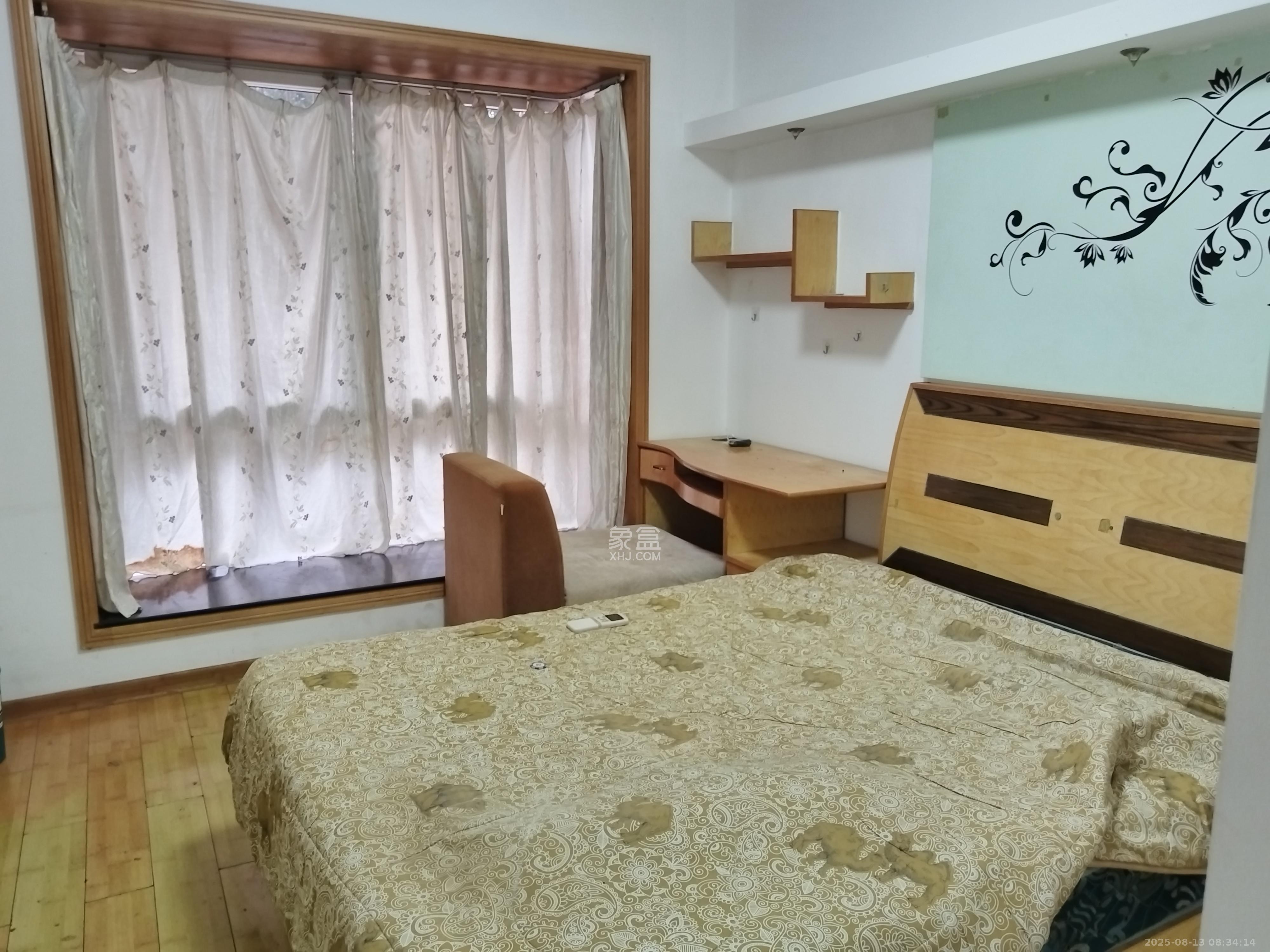 锦绣家园  3室2厅1卫   2000.00元/月室内图