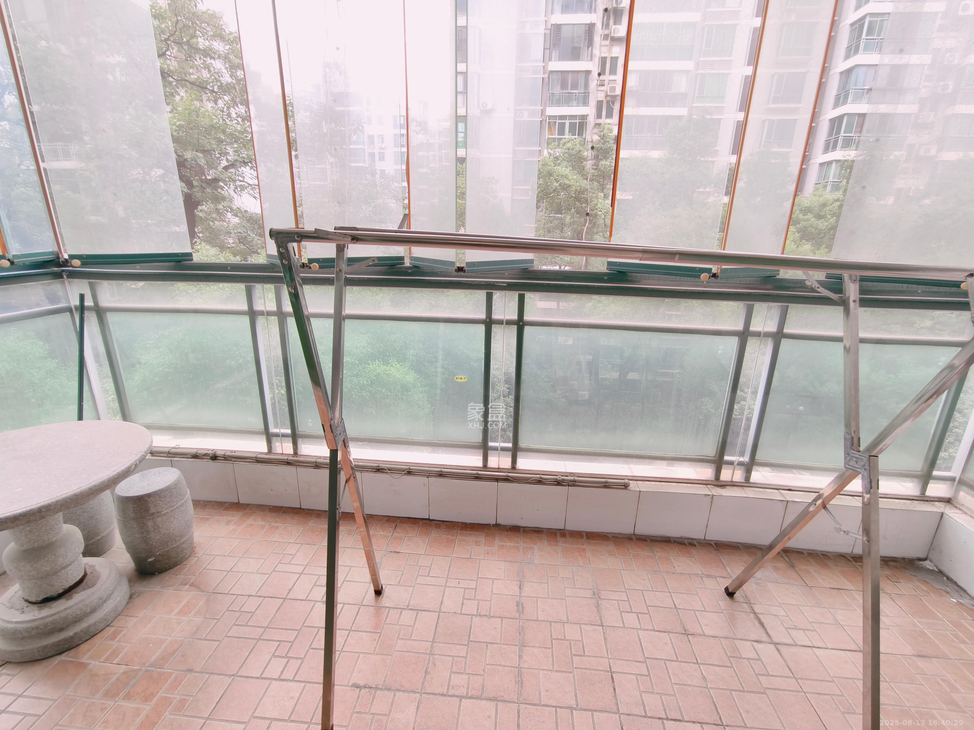 颐美园 3室2厅2卫 2200.0元/月 颐美园 3室2厅2卫 2200.0元/月室内图