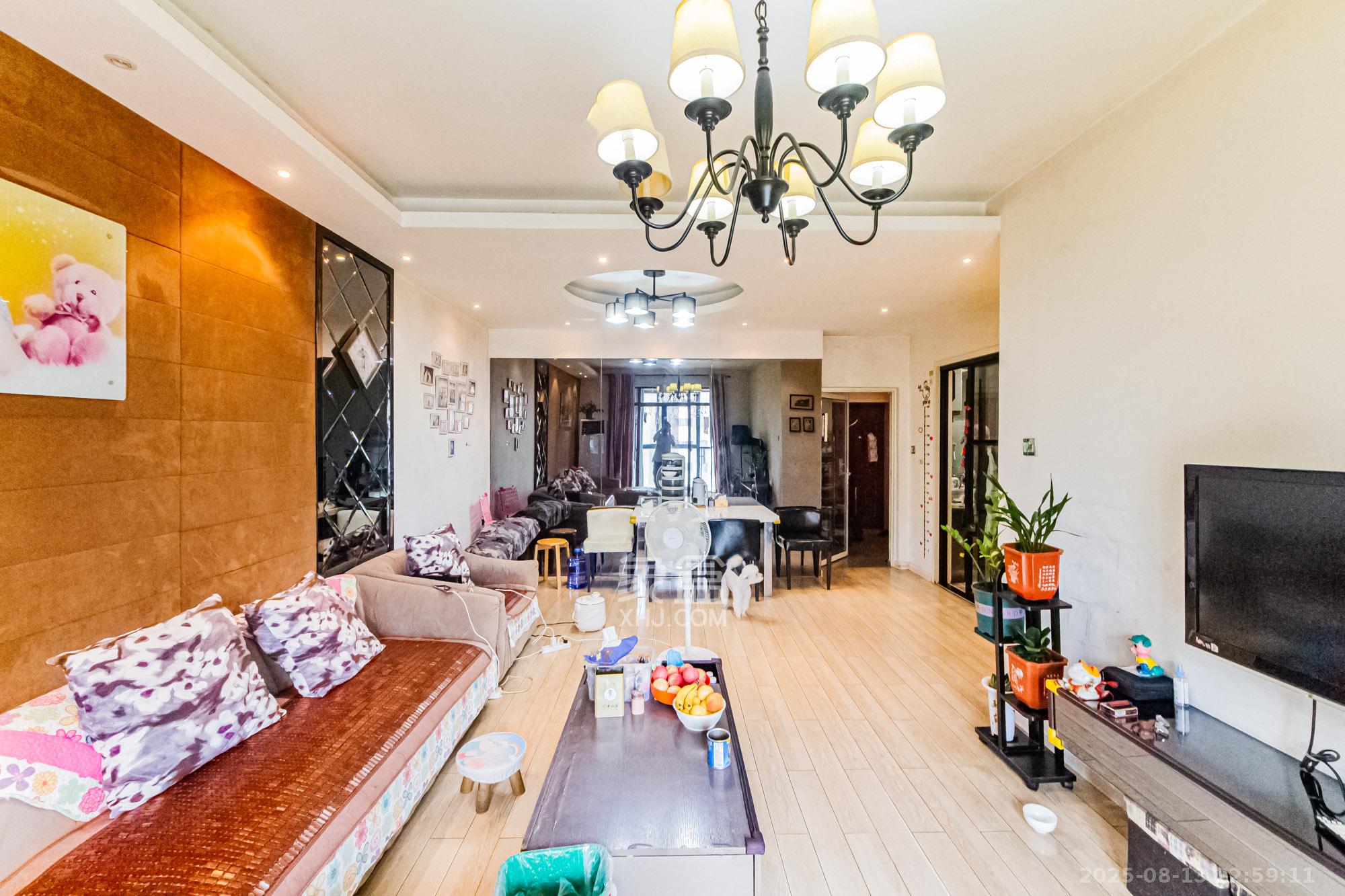 湘江世纪城达江苑 3室2厅1卫 72.0万 湘江世纪城达江苑 3室2厅1卫 72.0万客厅