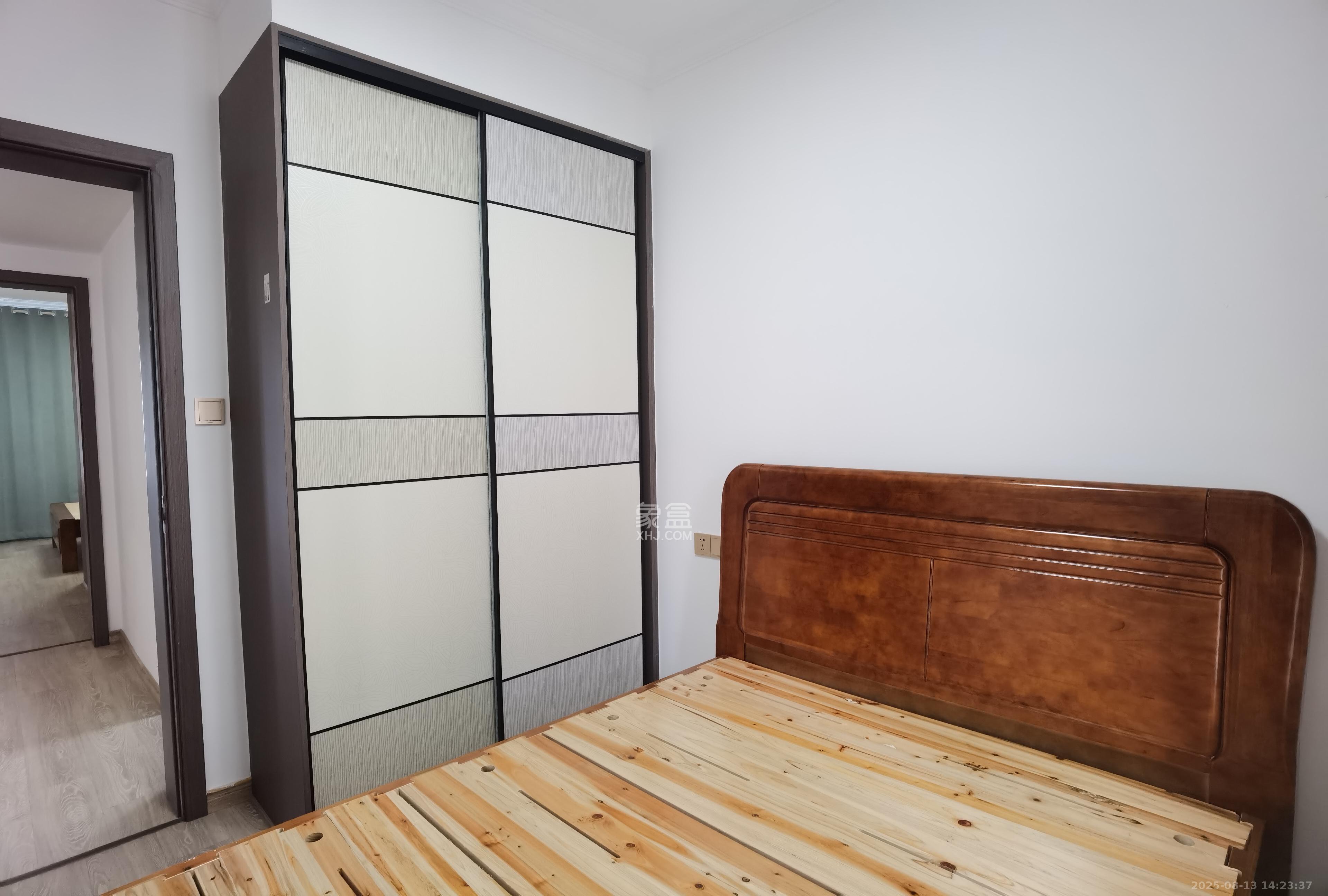 亿达智造小镇望天悦 3室2厅2卫 2300.0元/月 亿达智造小镇望天悦 3室2厅2卫 2300.0元/月室内图