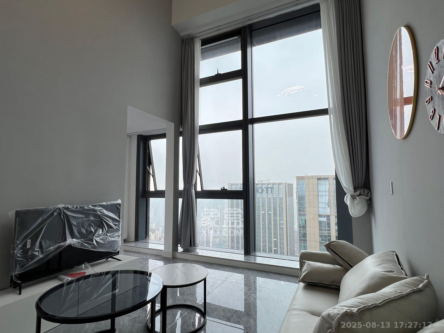 卓越中寰 2室1厅1卫 3500.0元/月 卓越中寰 2室1厅1卫 3500.0元/月室内图