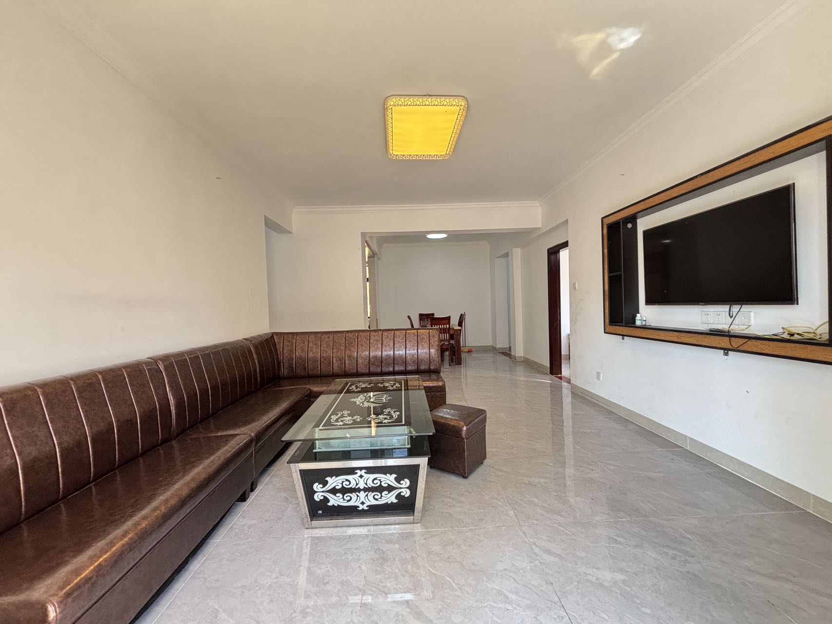 西海瑞园 4室2厅2卫 2300.0元/月 西海瑞园 4室2厅2卫 2300.0元/月室内图