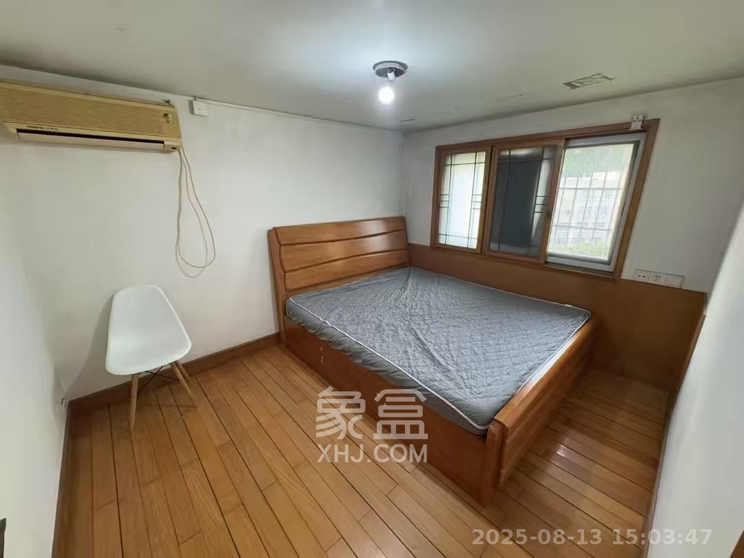 科教新村  4室2厅2卫   3000.00元/月室内图