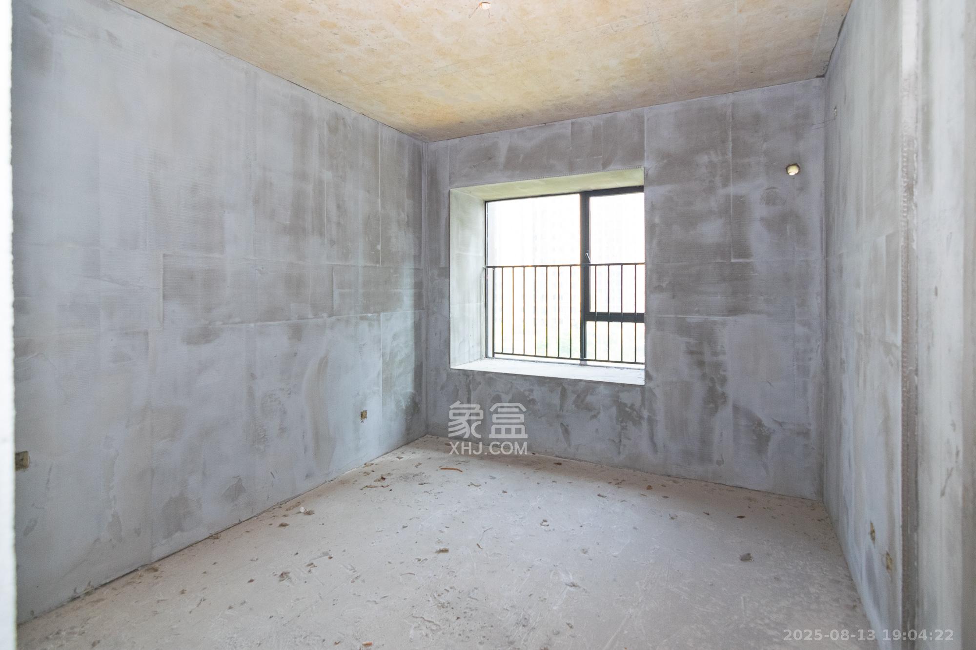 大汉汉府一期 4室2厅2卫 64.8万 大汉汉府一期 4室2厅2卫 64.8万卧室