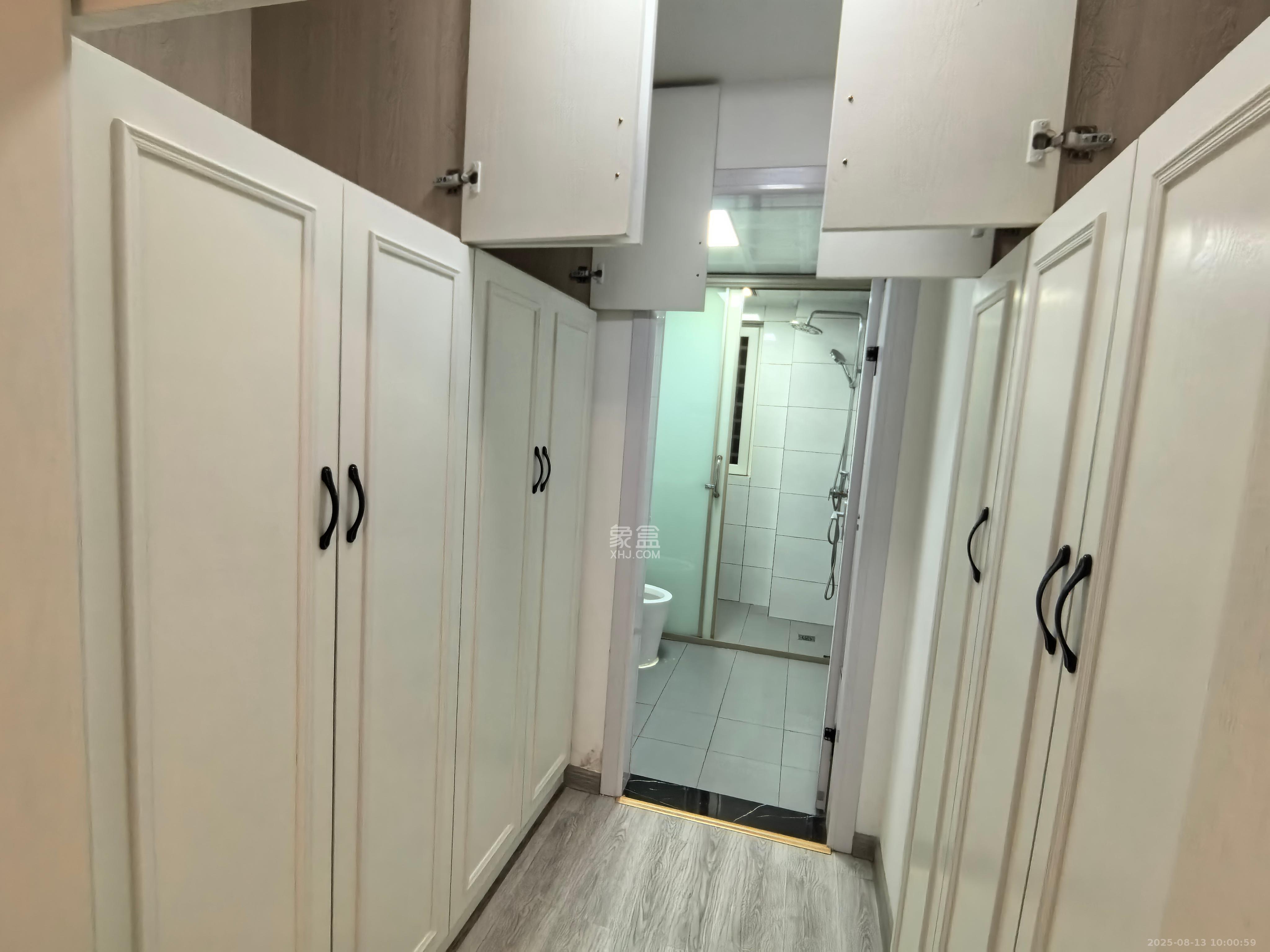 钱隆世家  4室2厅2卫   3200.00元/月室内图