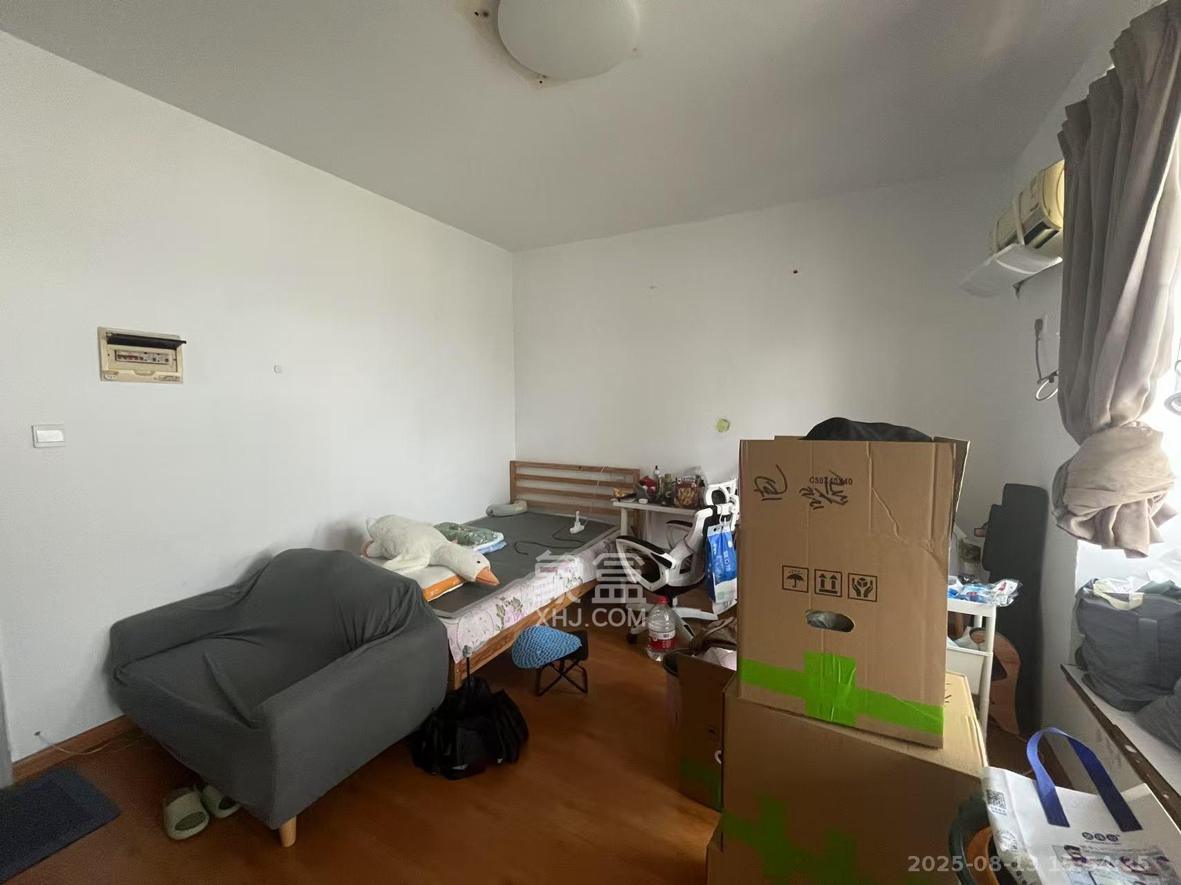 左岸右岸  1室1厅1卫   1300.00元/月室内图