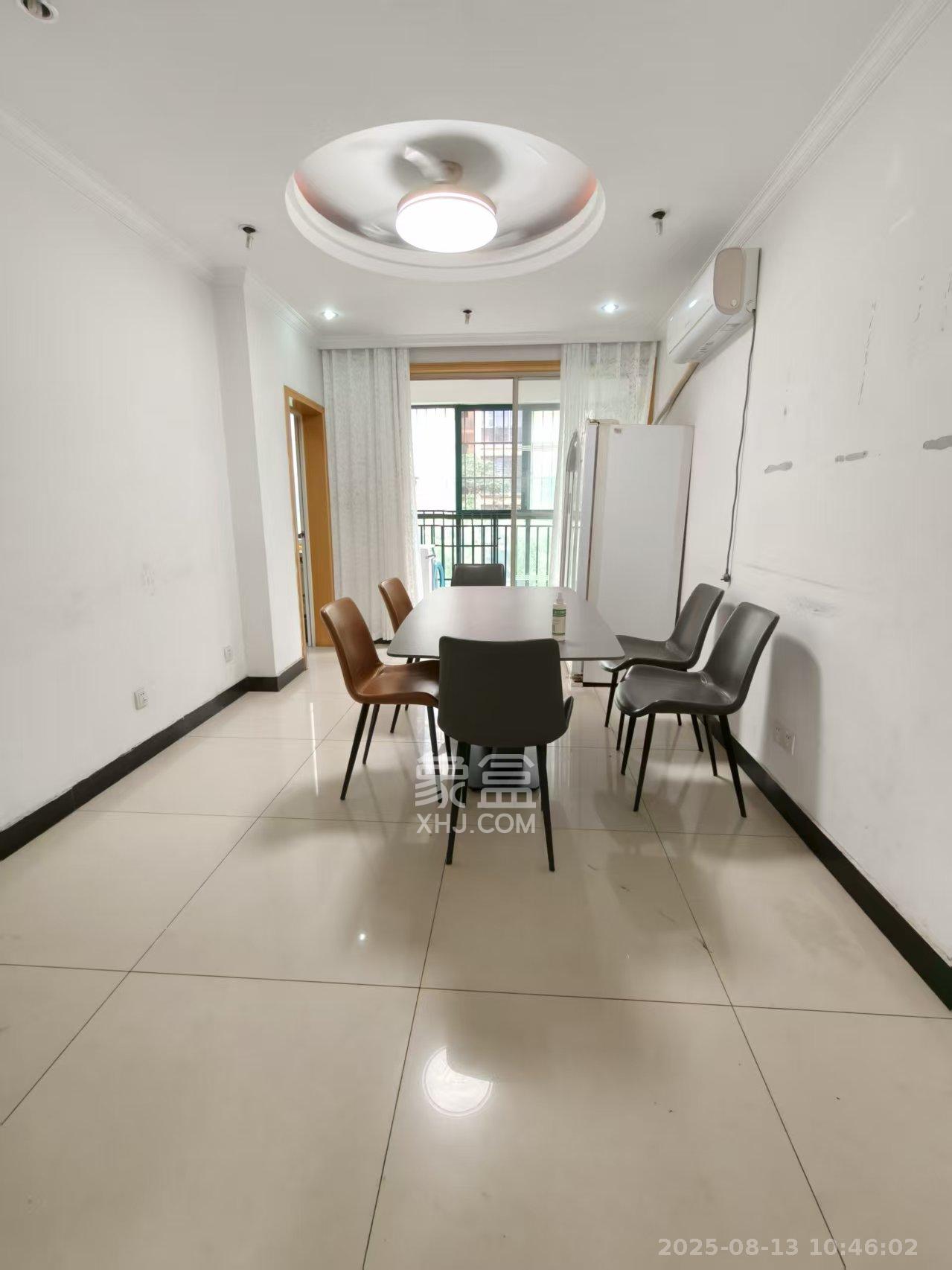 天城尚品  4室2厅2卫    2650.0元/月室内图