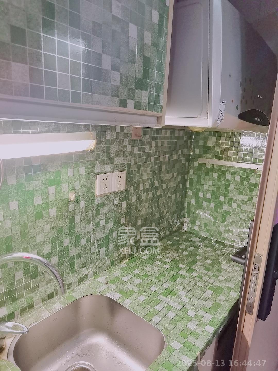 万科金色家园  1室0厅0卫    1300.0元/月 万科金色家园  1室0厅0卫    1300.0元/月室内图