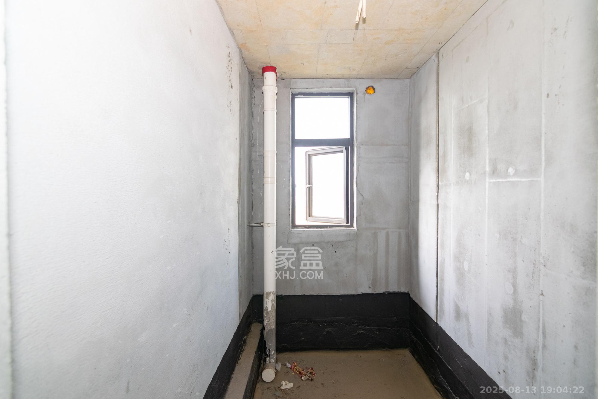 大汉汉府一期 4室2厅2卫 64.8万 大汉汉府一期 4室2厅2卫 64.8万卫生间