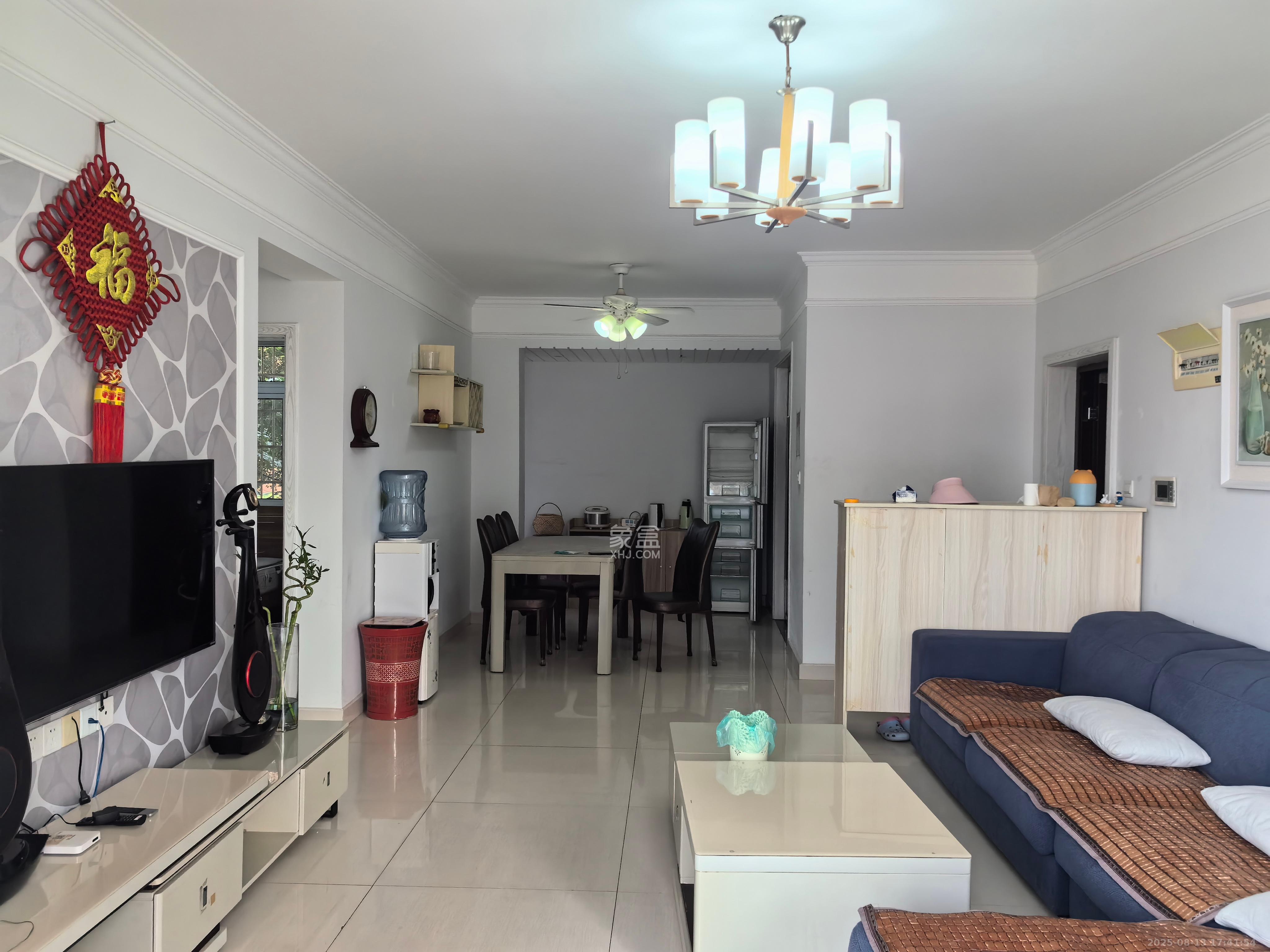 凯富南方鑫城 3室2厅2卫 2700.0元/月 凯富南方鑫城 3室2厅2卫 2700.0元/月室内图