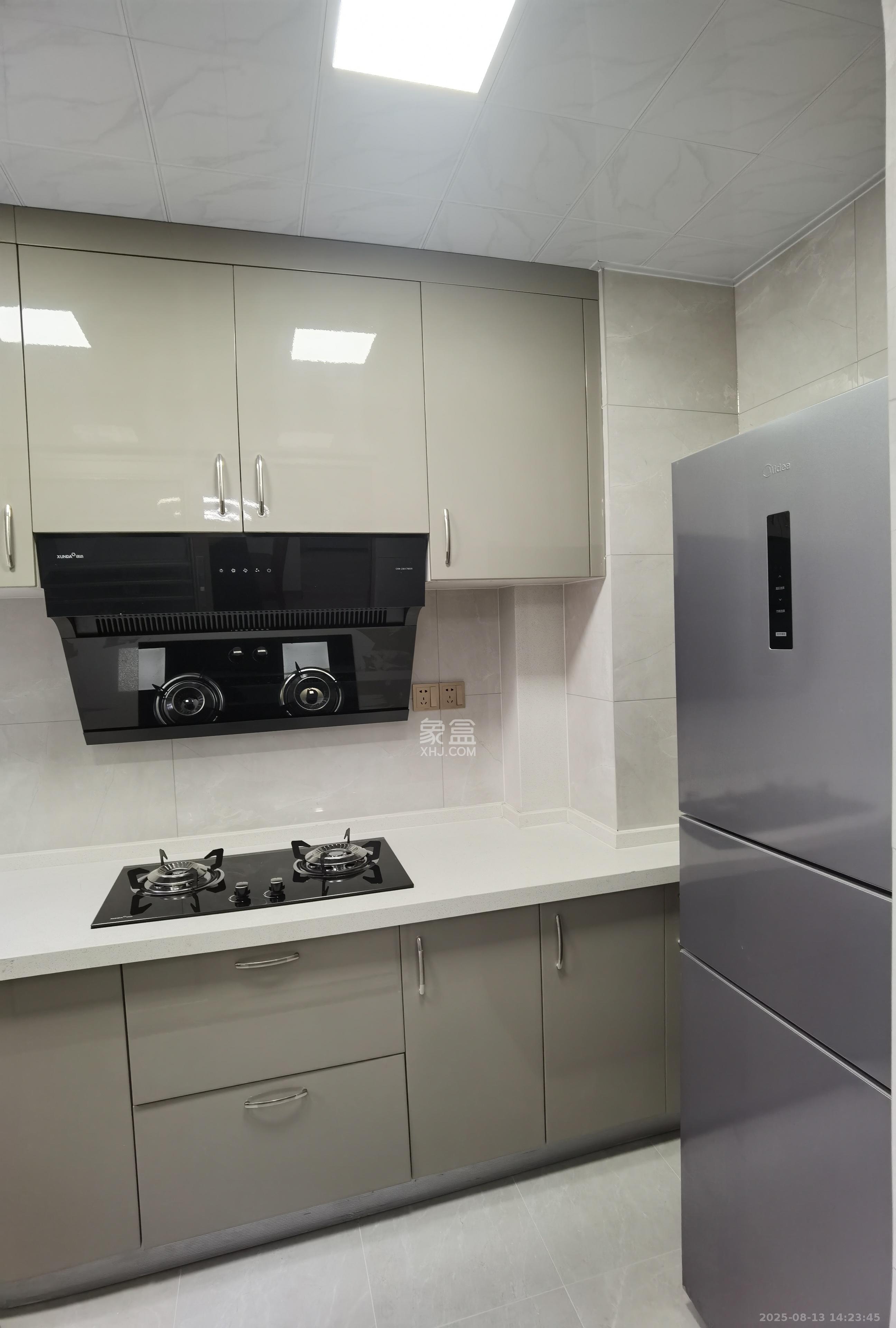 亿达智造小镇望天悦 3室2厅2卫 2300.0元/月 亿达智造小镇望天悦 3室2厅2卫 2300.0元/月室内图